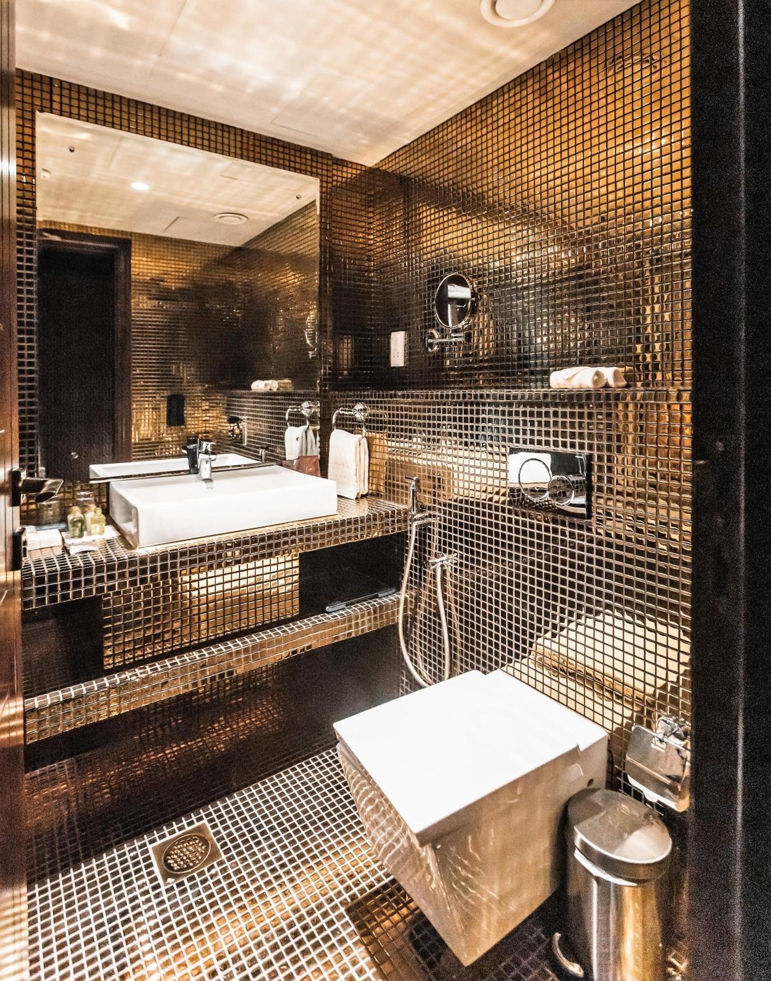 Premium Level Luxury Private Bar