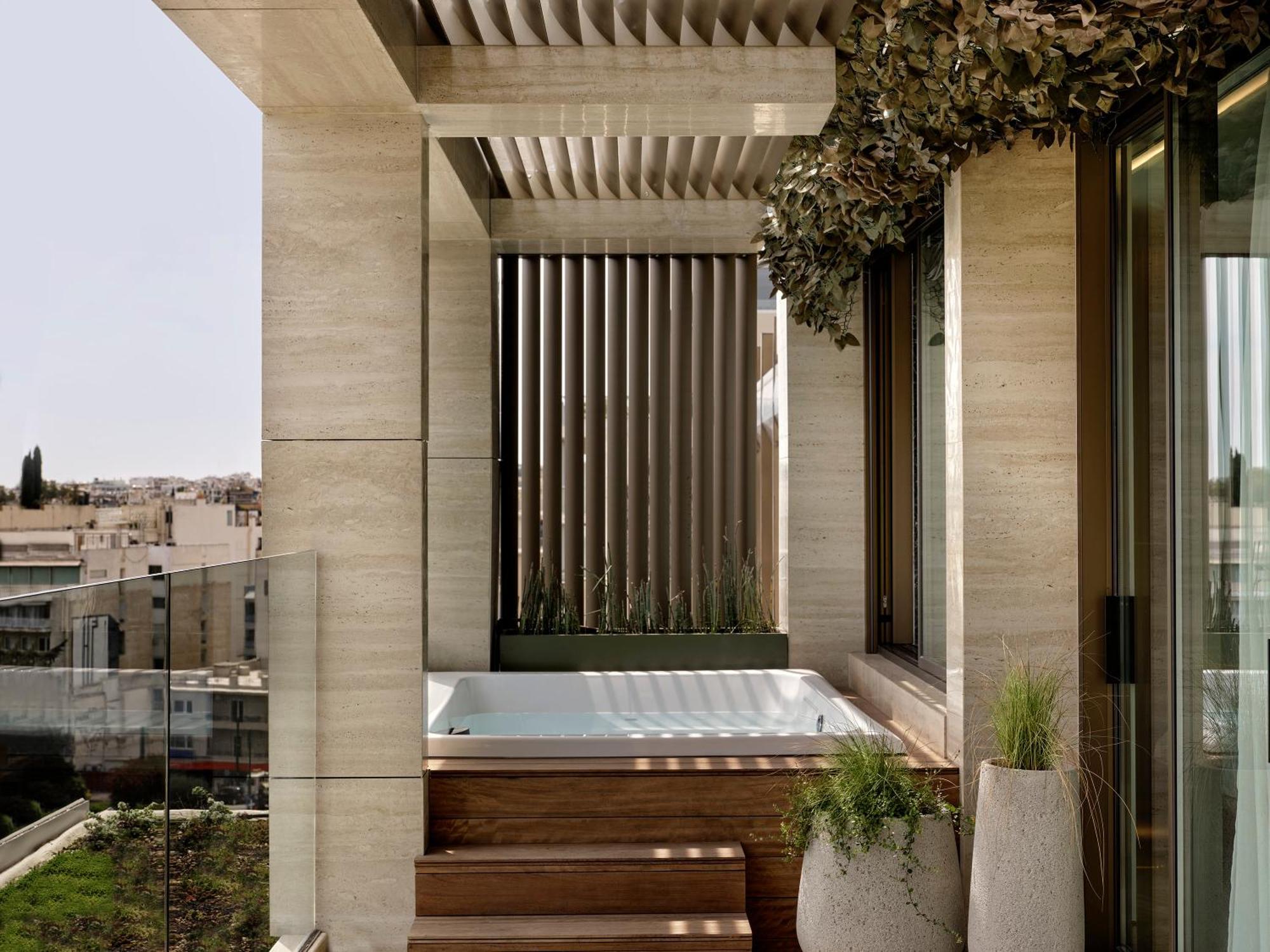 Zeus Presidential Suite Balcony Temple View & outdoor Jetted Tub
