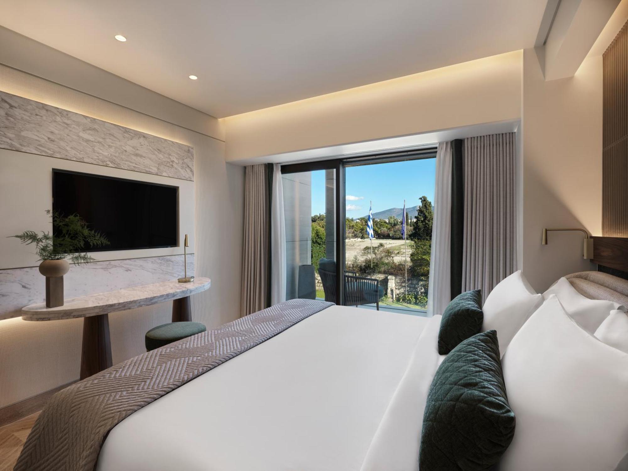 Executive Room Balcony & Temple View