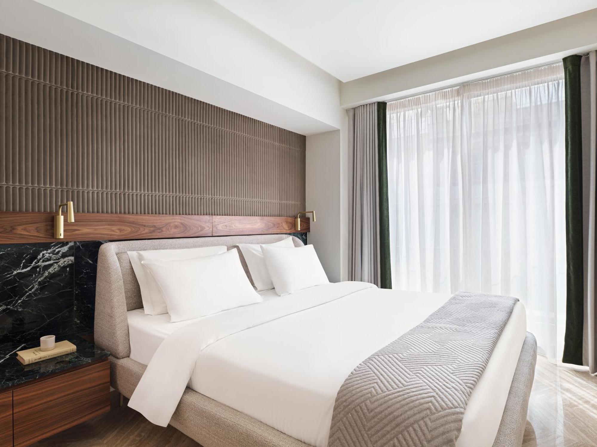 Athenian Suite Balcony & outdoor Jetted Tub