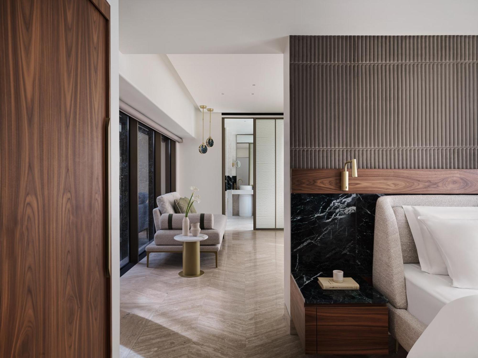 Athenian Suite Balcony & outdoor Jetted Tub