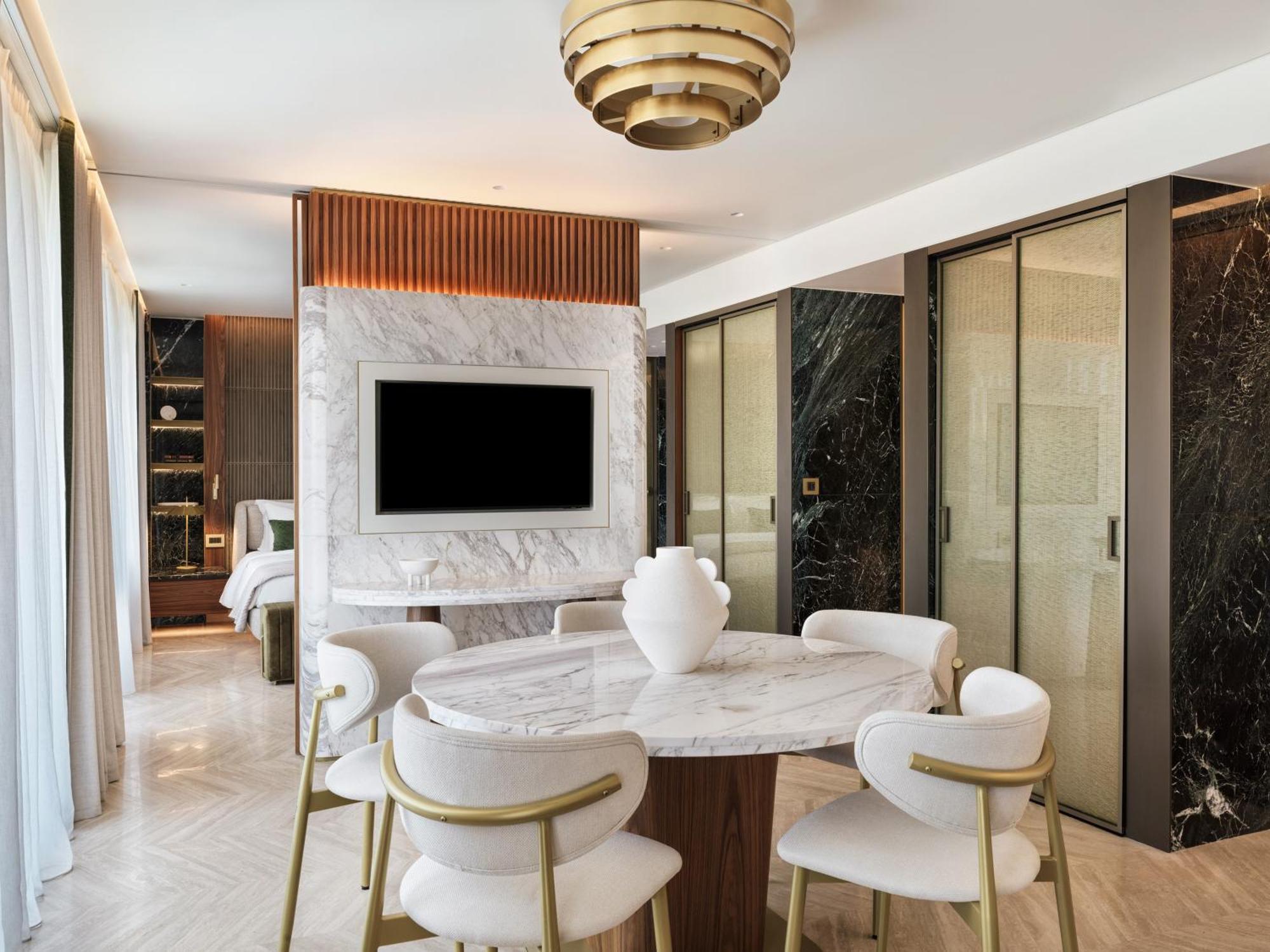 Zeus Presidential Suite Balcony Temple View & outdoor Jetted Tub