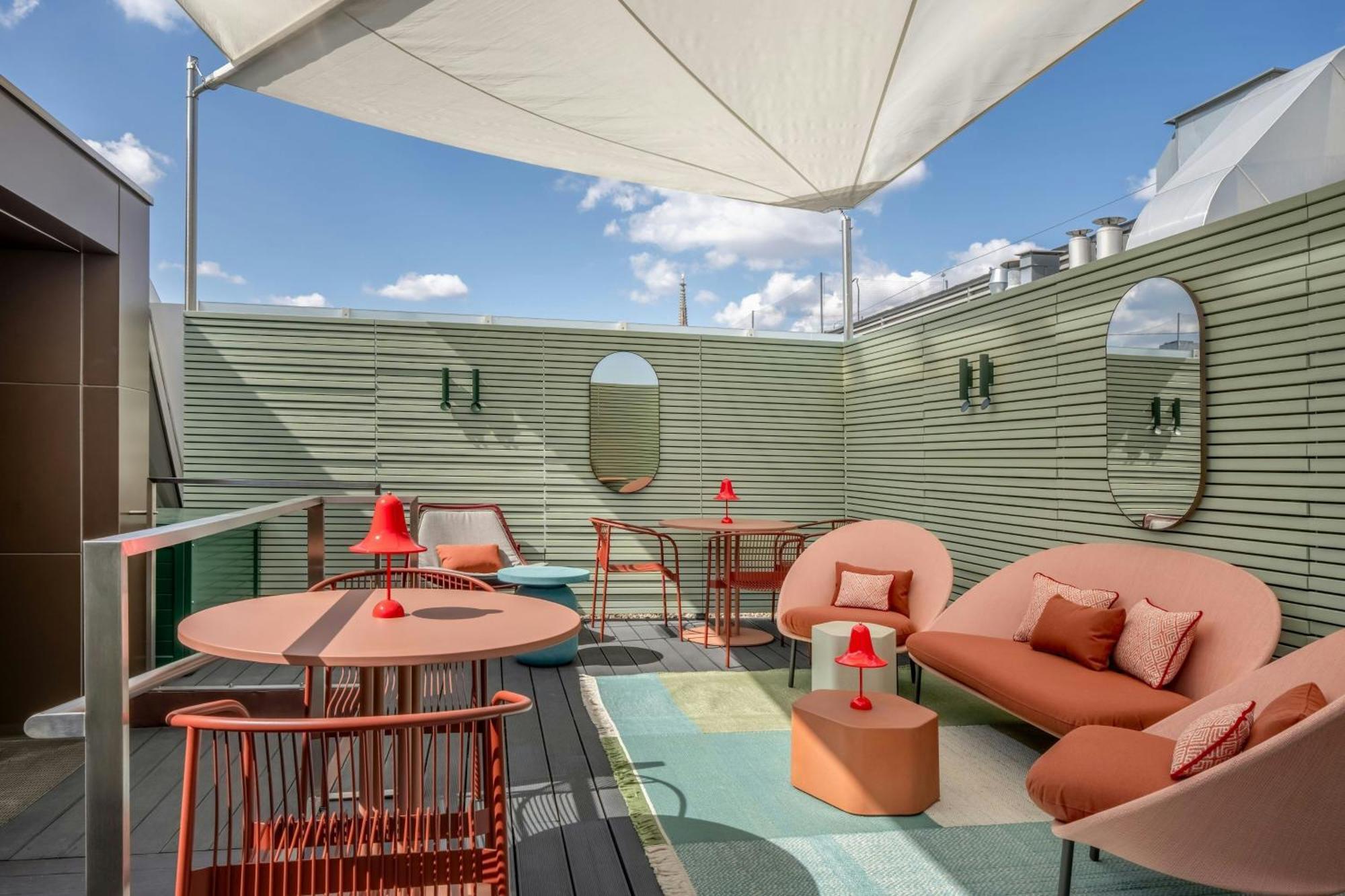 Junior King Suite M Club Lounge Access