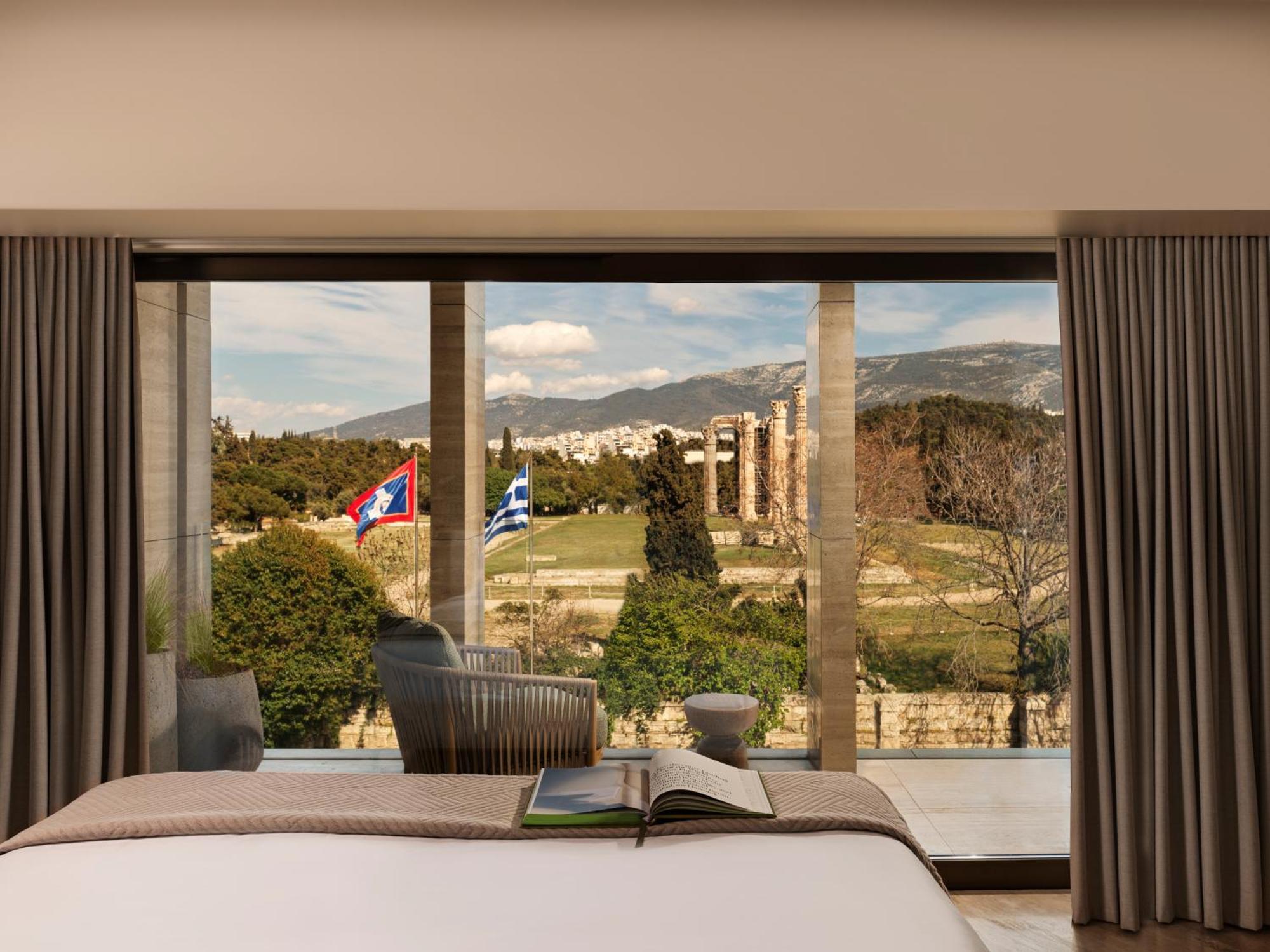 Panorama Suite Balcony & Temple view