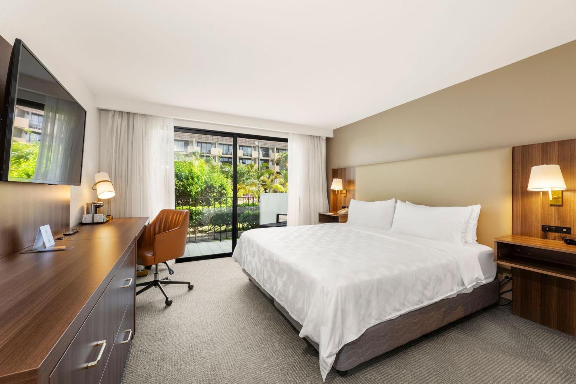 Standard King Room Garden View