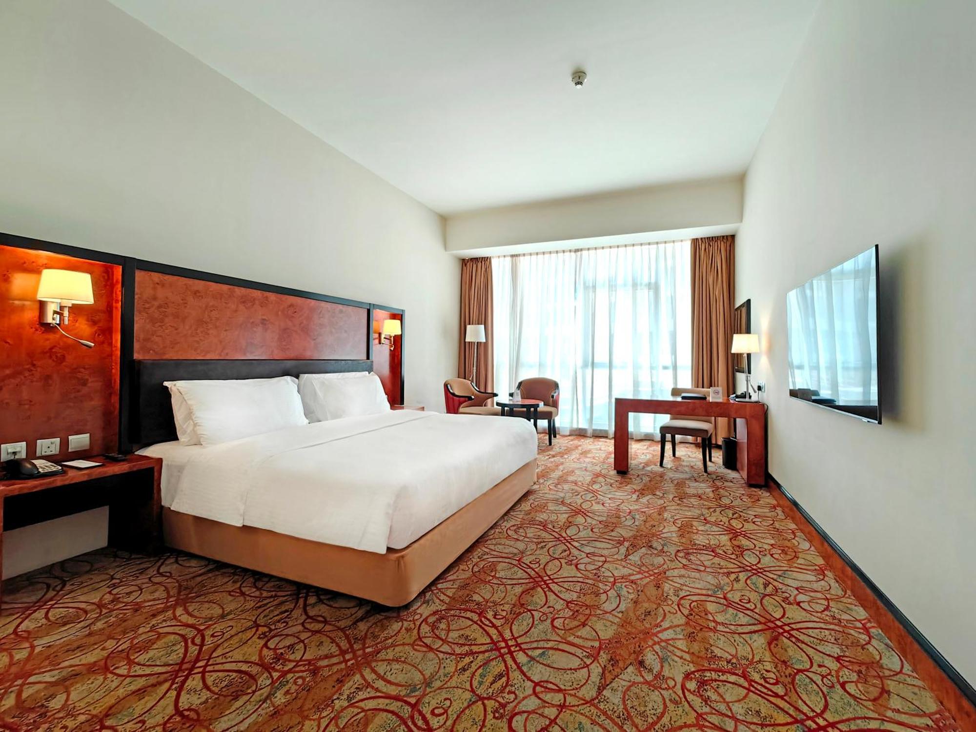 Superior King Room complimentary shuttle to DXB Airport Terminal 1 & 3