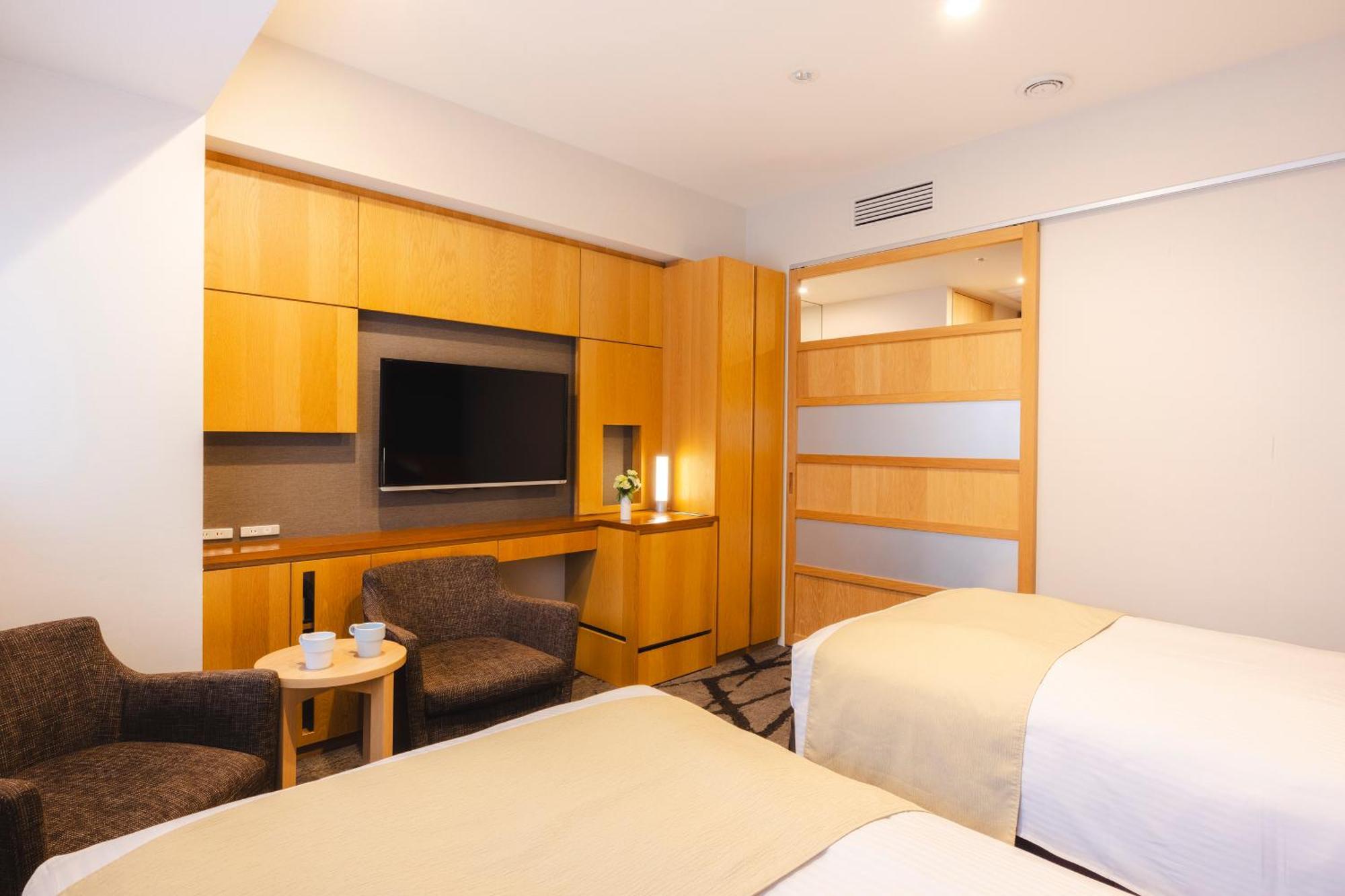 Standard Twin Room Non-Smoking Lounge Access