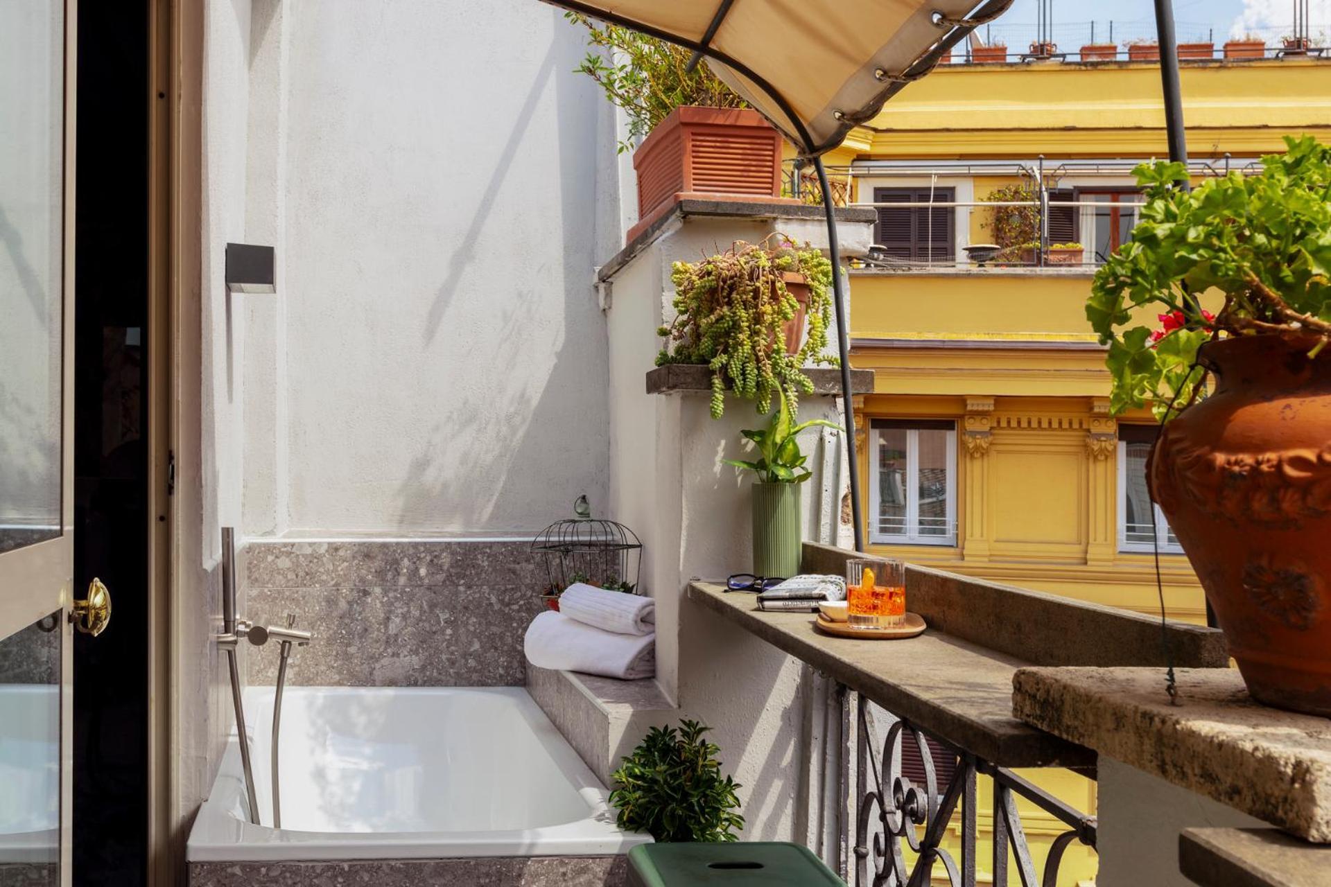 Deluxe Double Room Balcony Separate Building