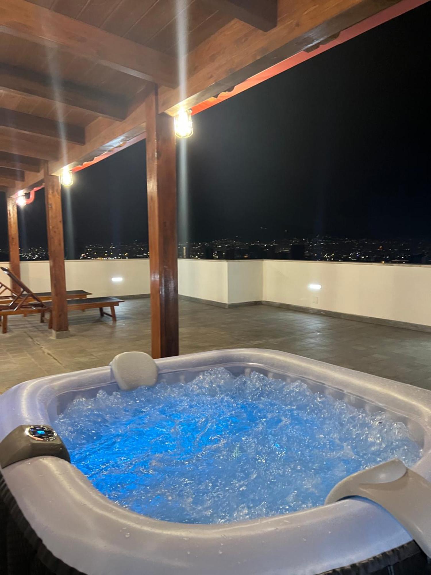 King Room Spa Bath