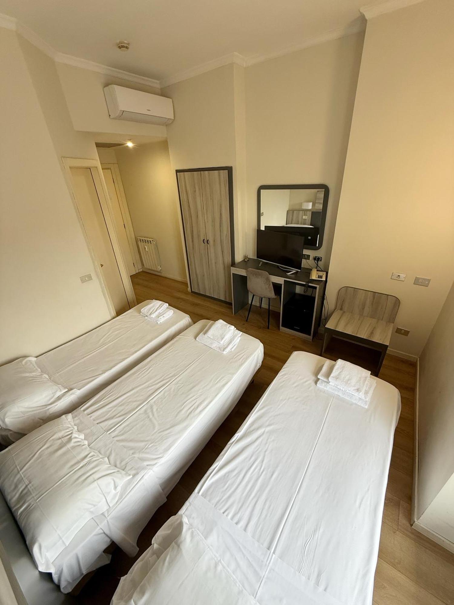 Basic Triple Room