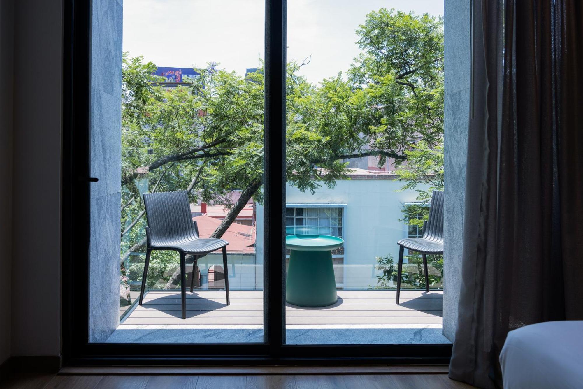 Deluxe King Suite