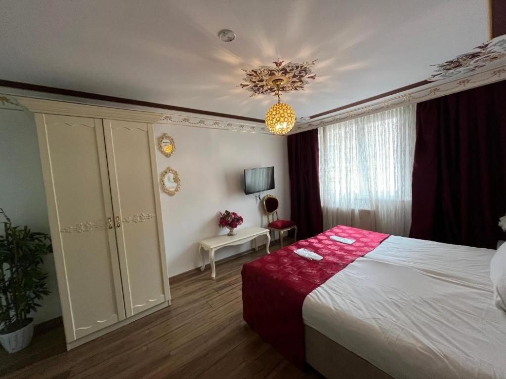 Large Double Room