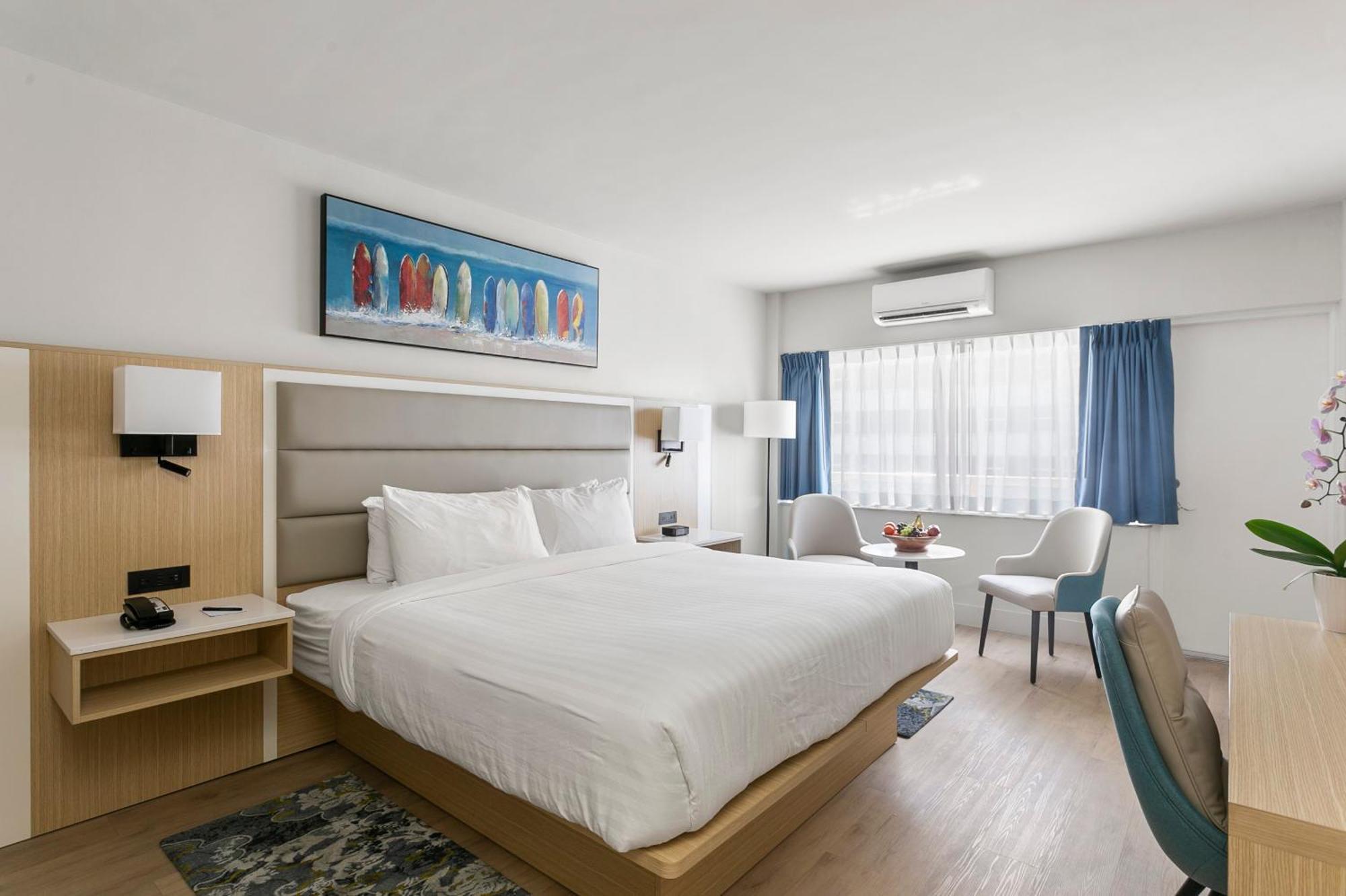 Deluxe King Room