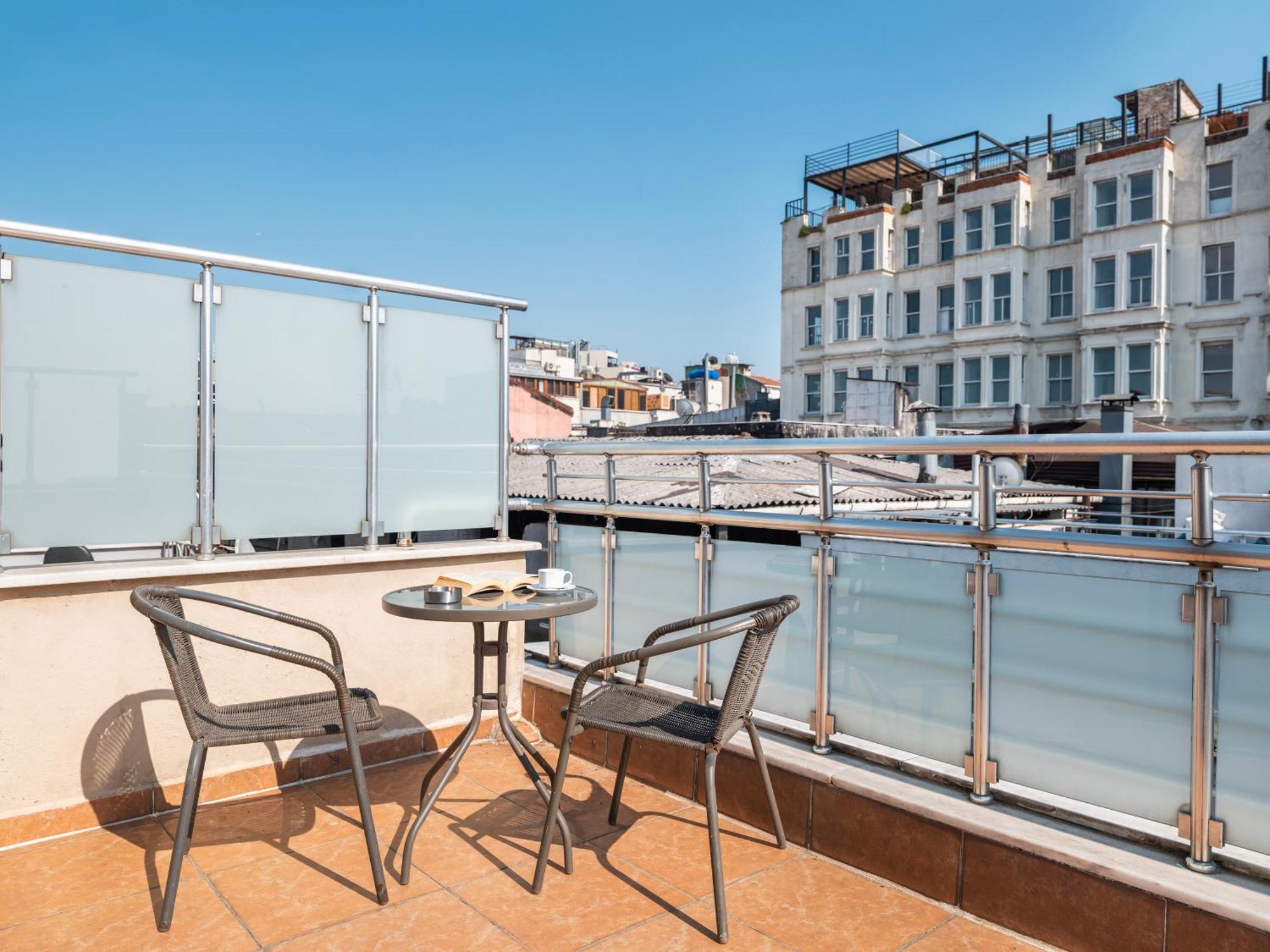 Triple Room with Terrace