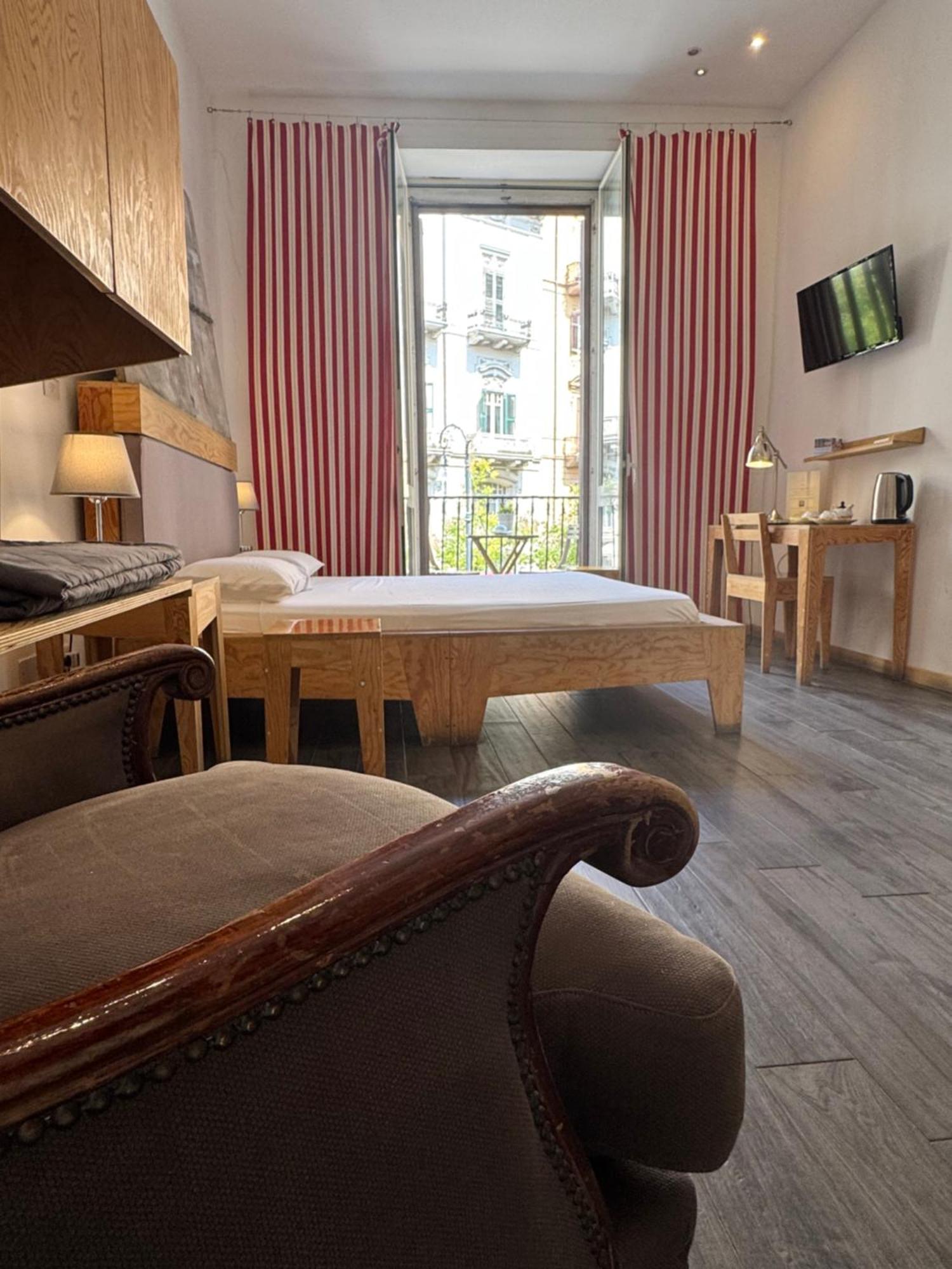 Deluxe Double Room Bath