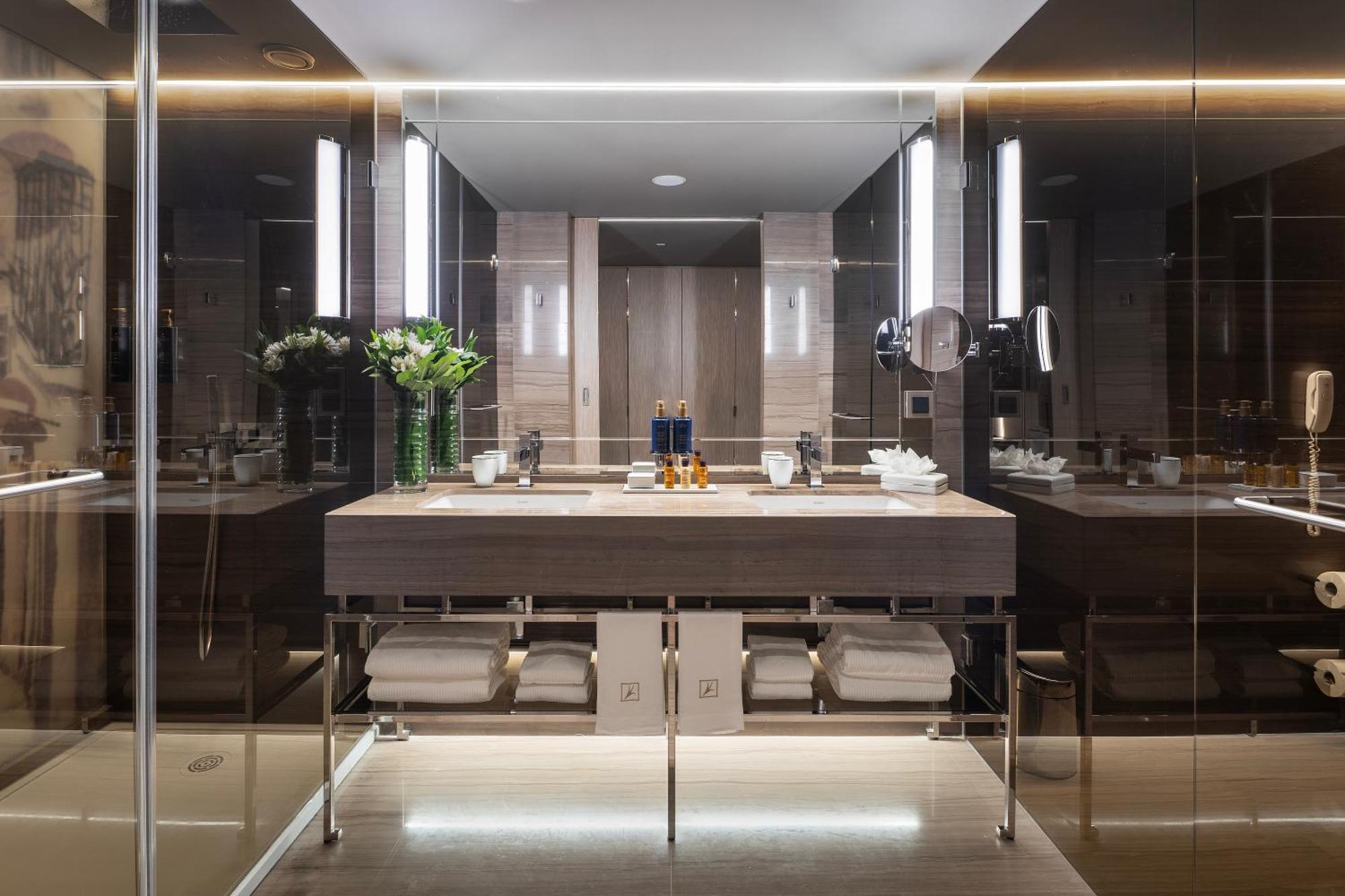 Premium Suite,1687448038:JPEG