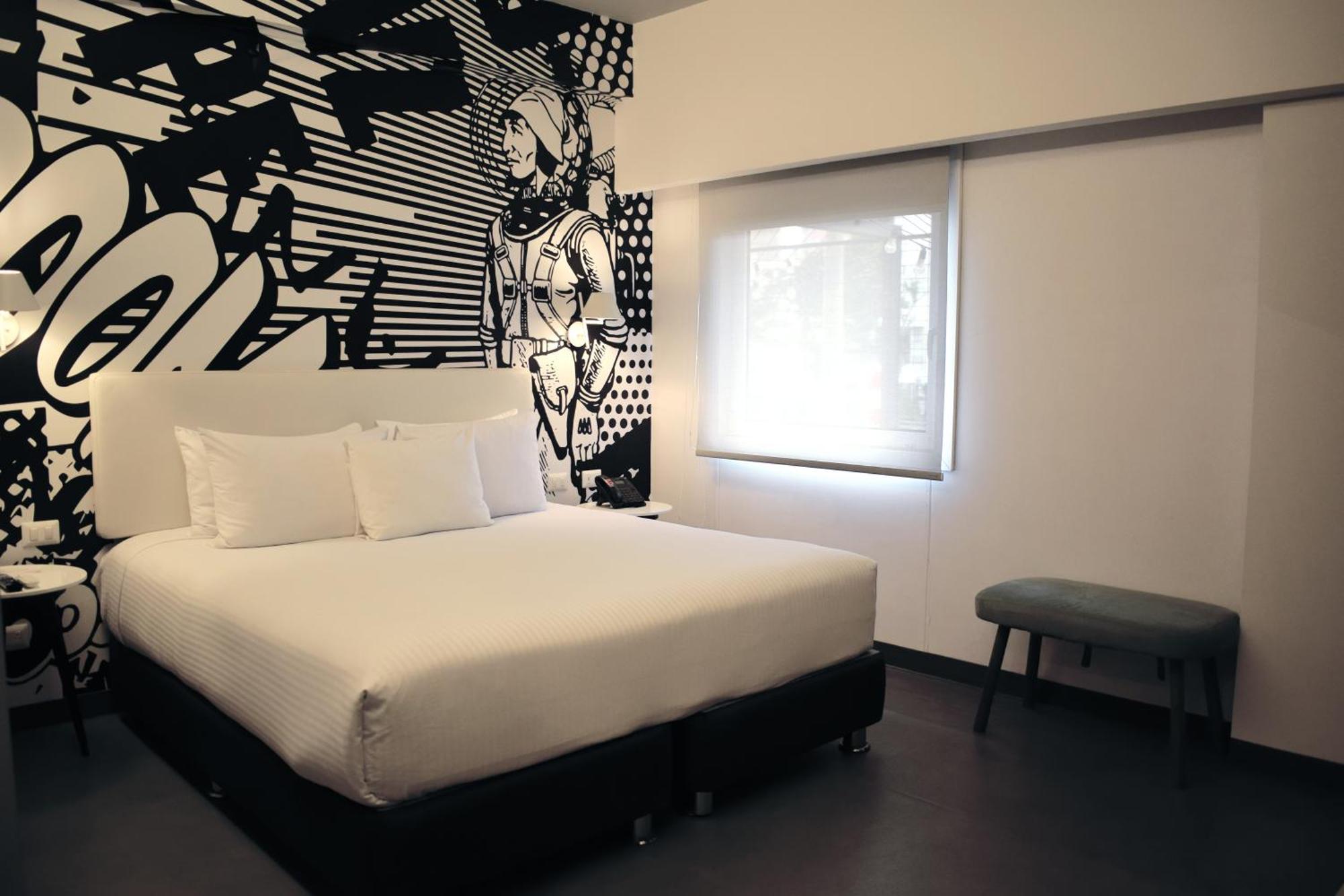 King Room Accessible or Non-Smoking