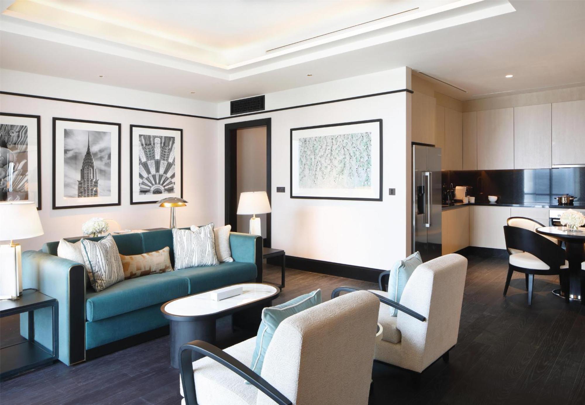 One-Bedroom Apartment King Bed
