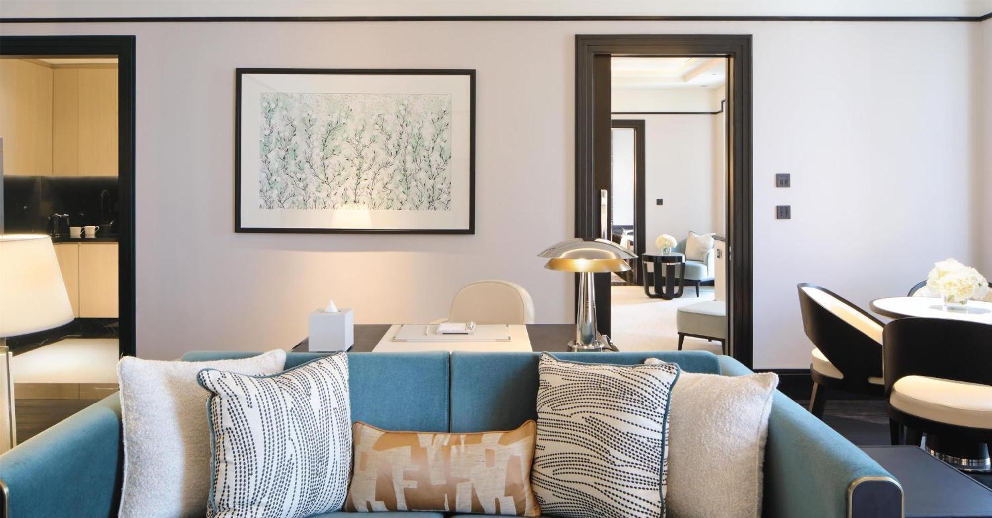 One-Bedroom Apartment King Bed
