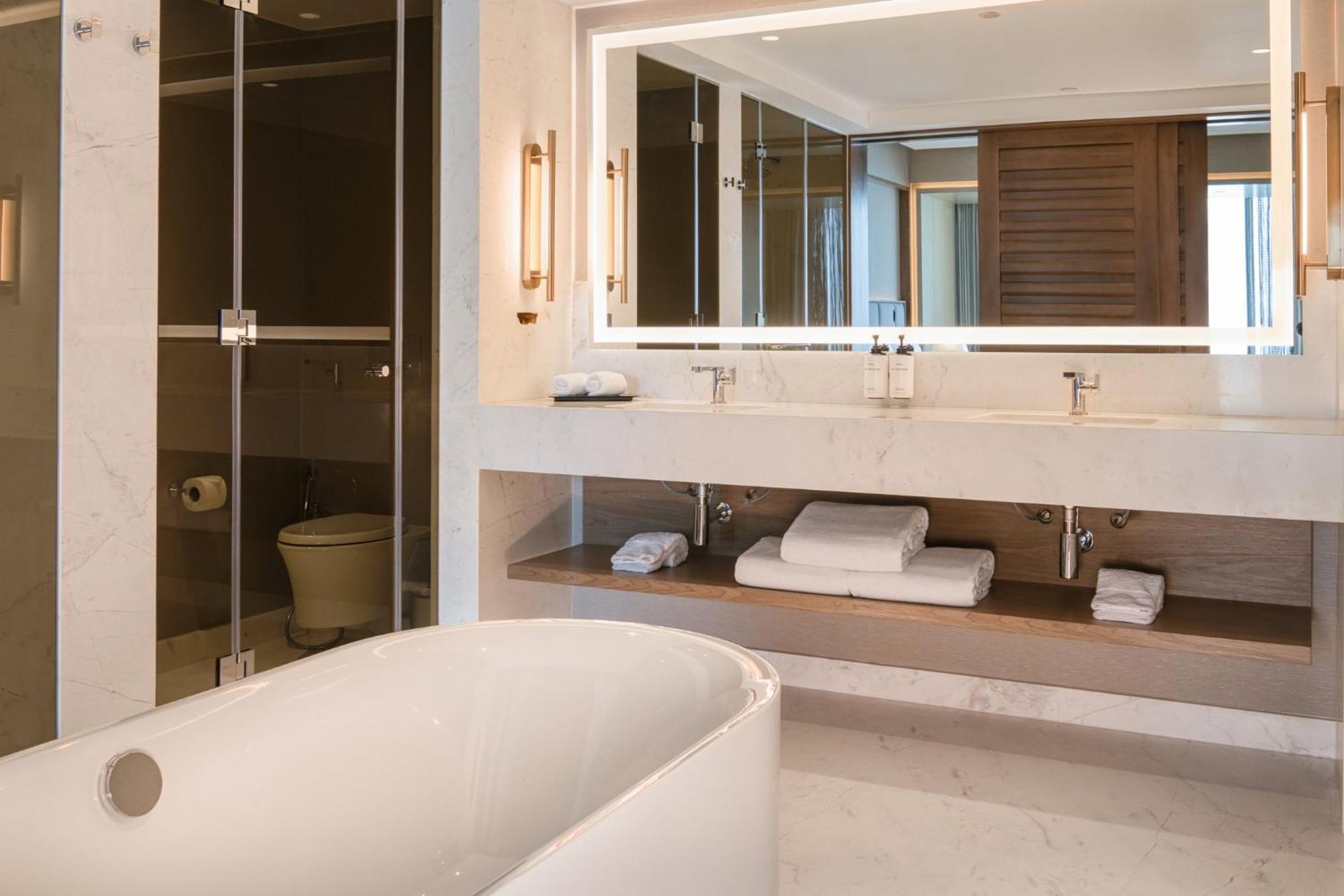 Executive King Suite Living Area
