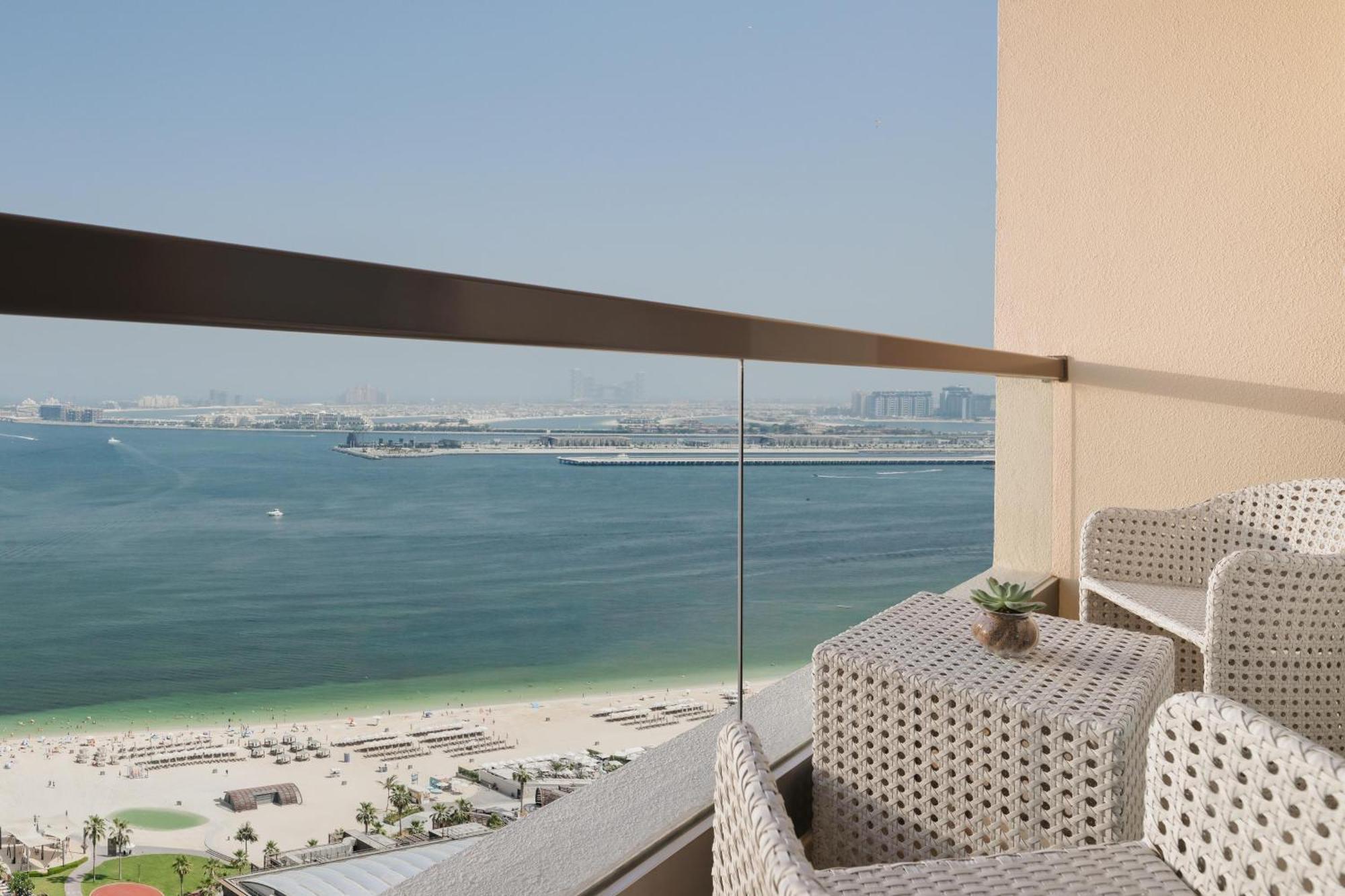 Club Sea View Room with Balcony-Higher floor & Coral Lounge Access