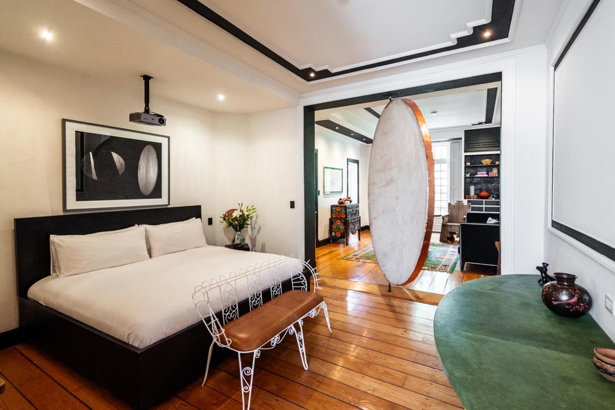 Moon suite