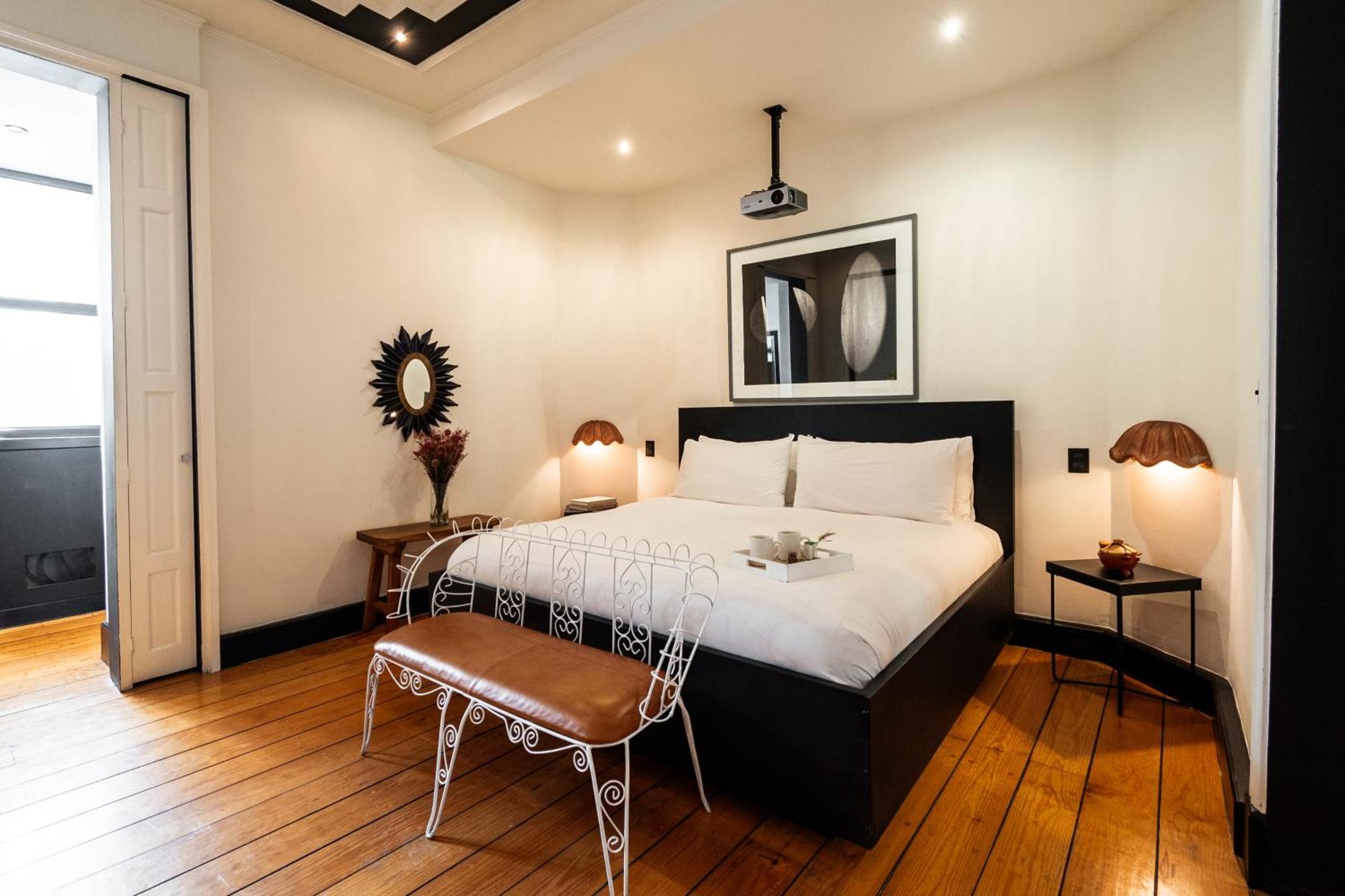 Moon suite