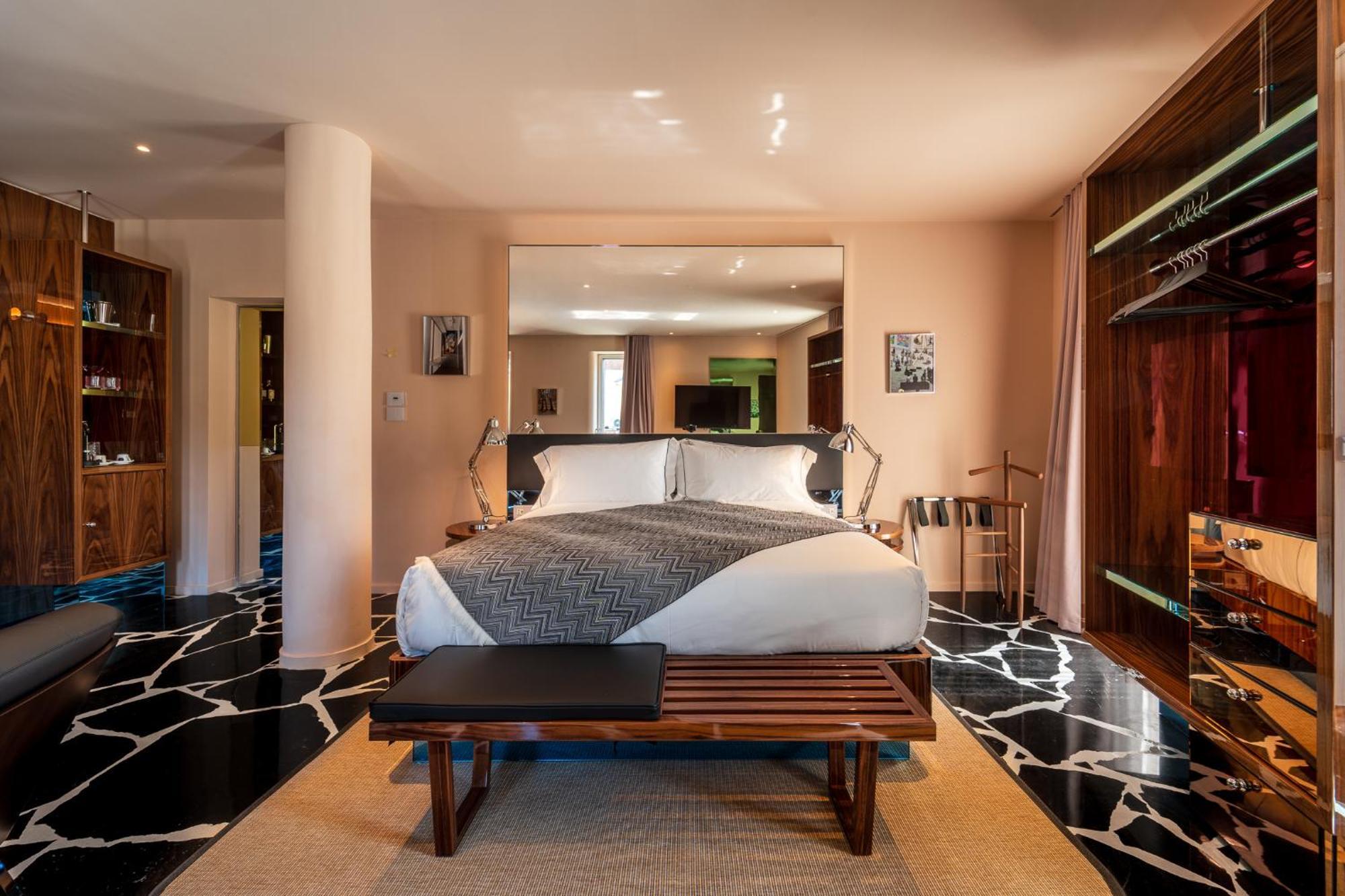 King Suite Spa Bath