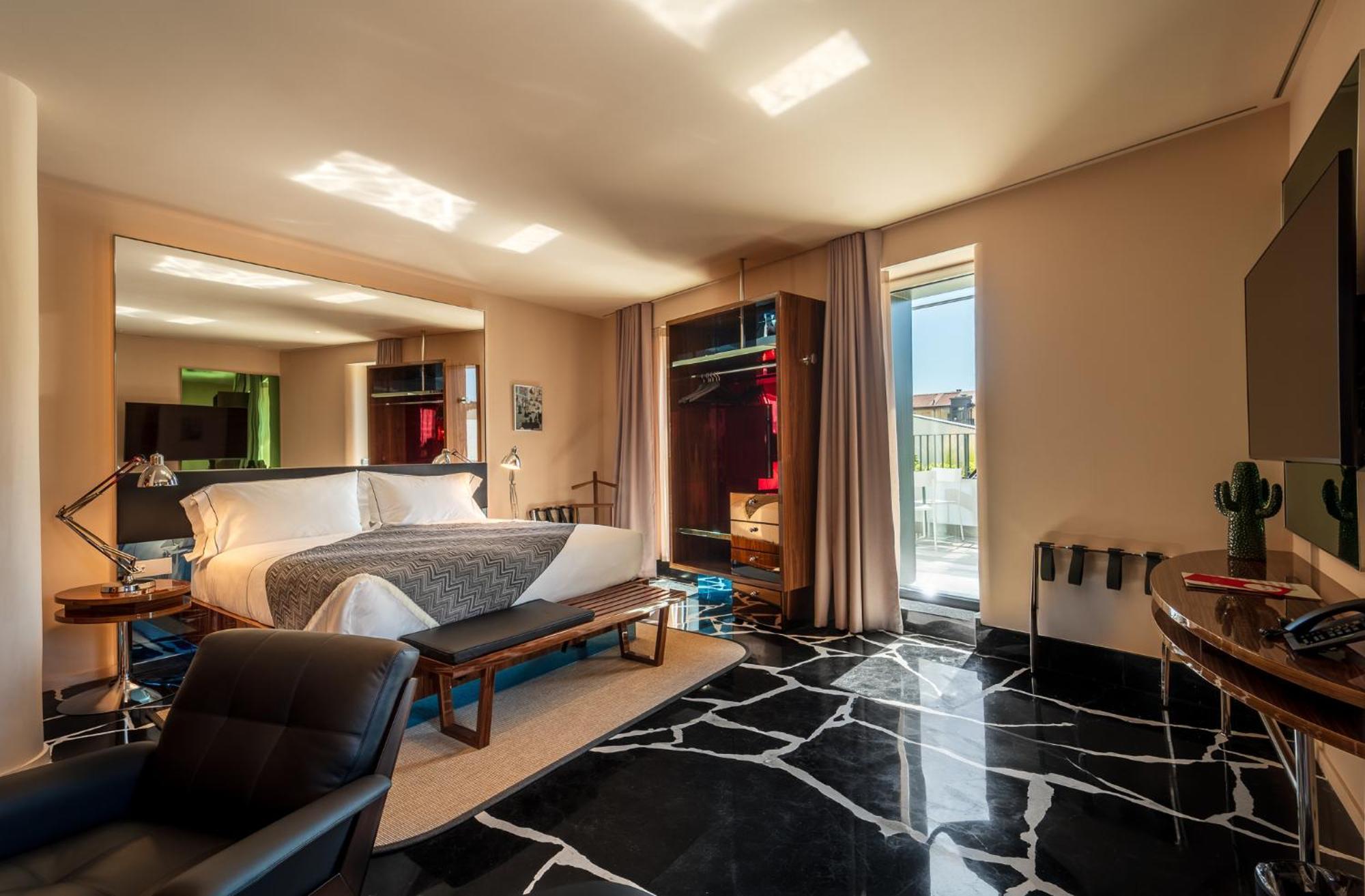 King Suite Spa Bath