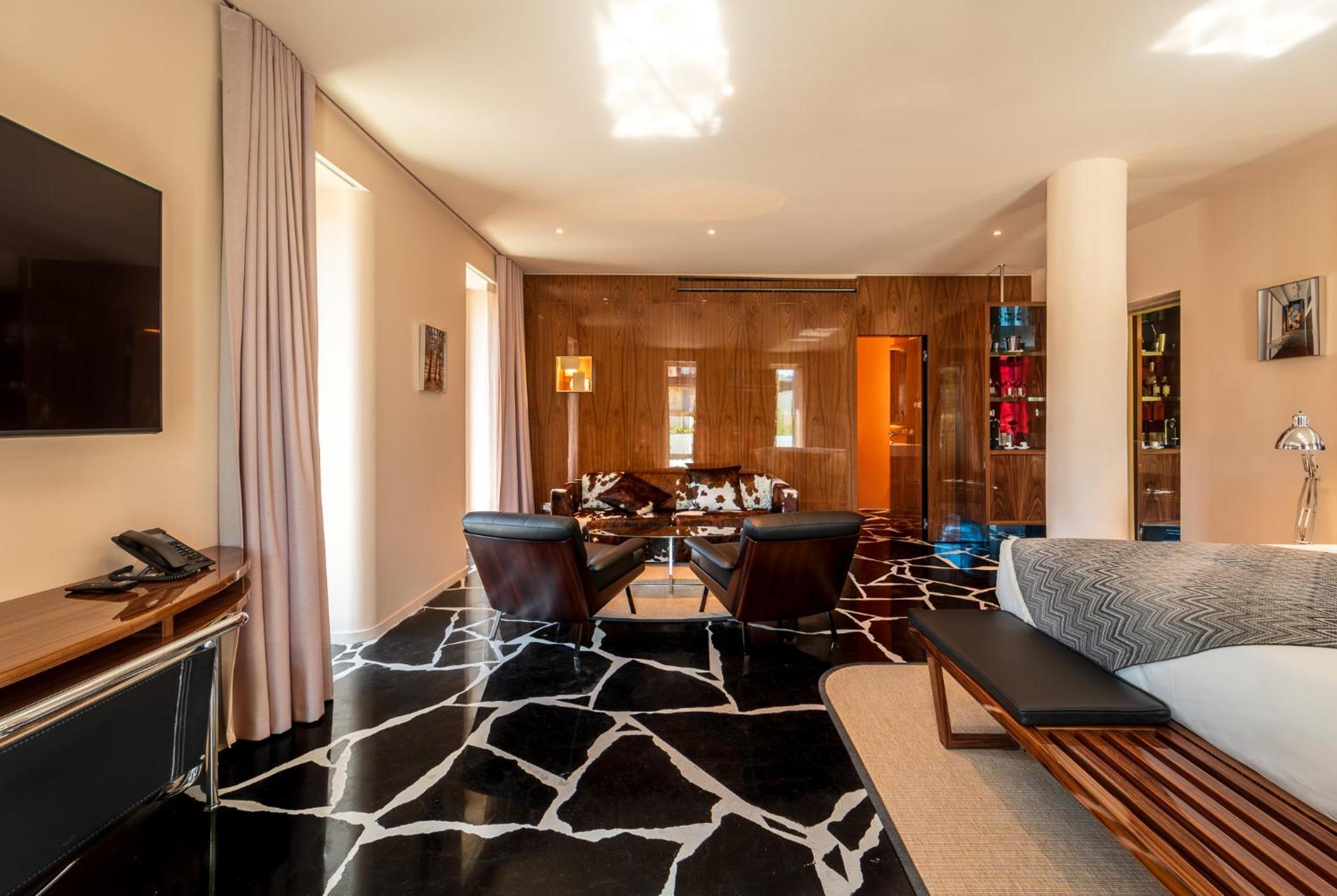 King Suite Spa Bath
