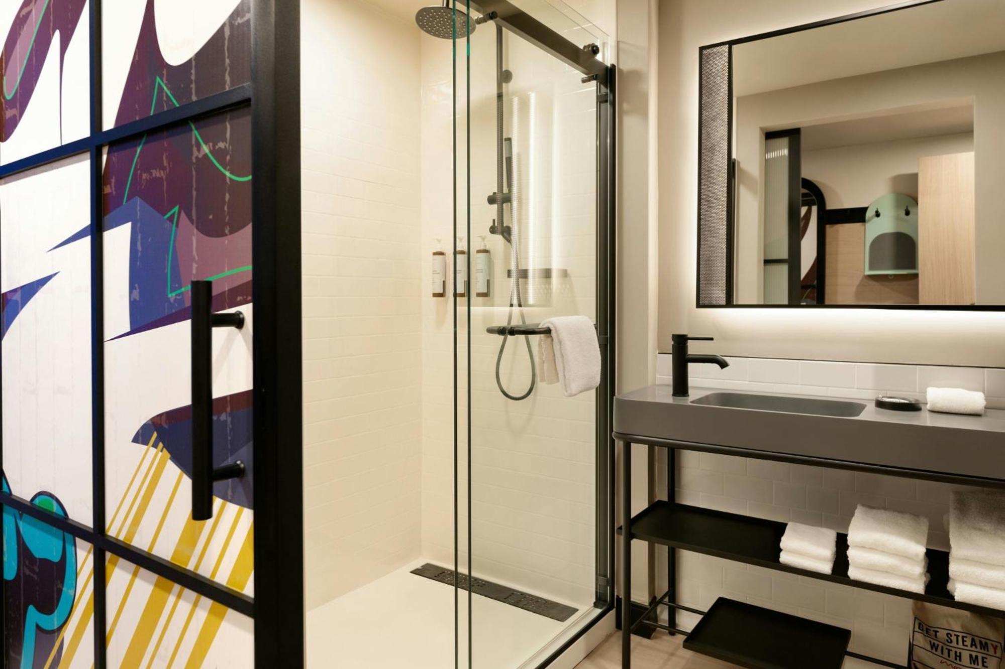 Queen Room with Two Queen Beds - Hearing Accessible