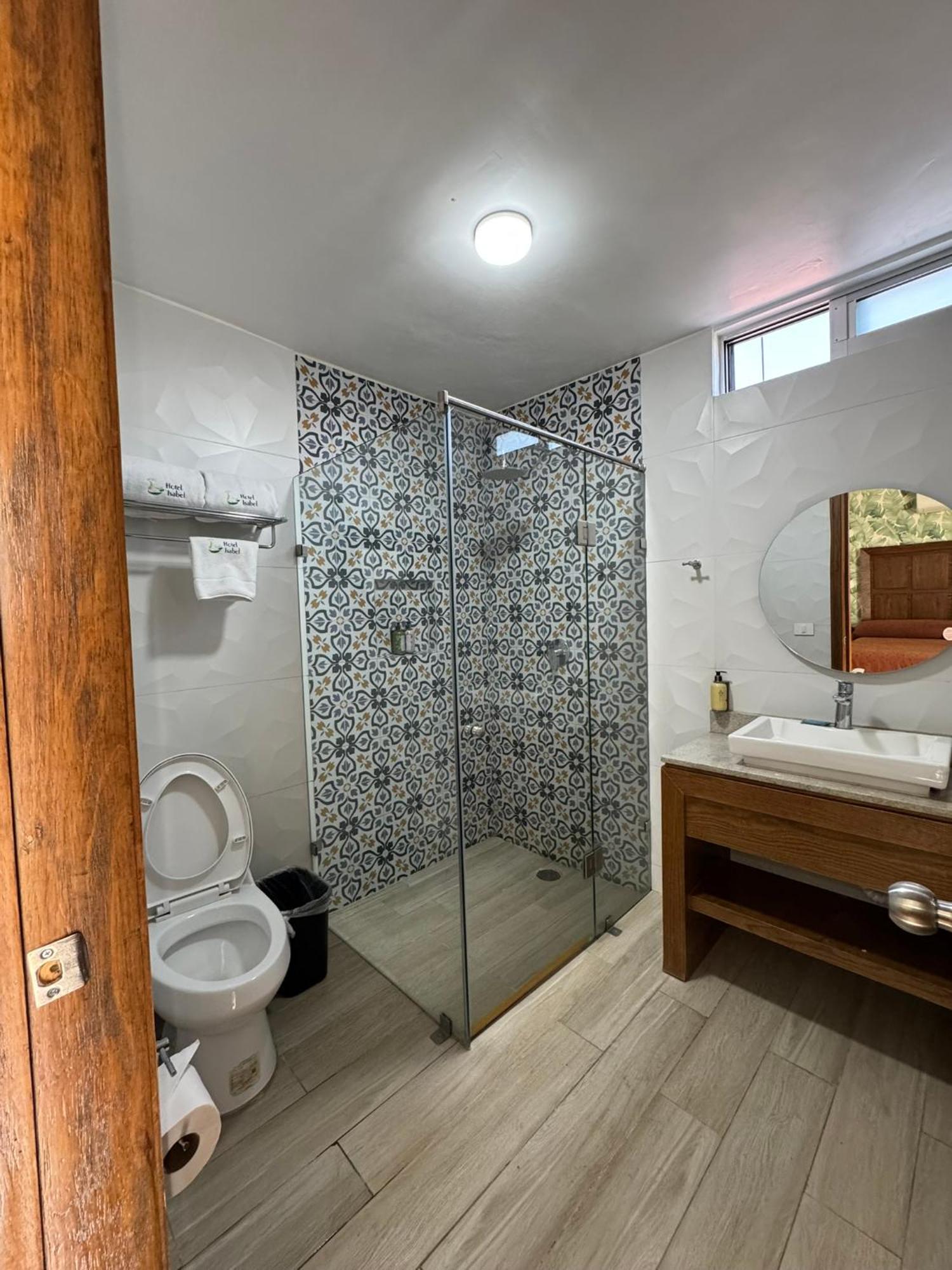 Deluxe Queen Suite