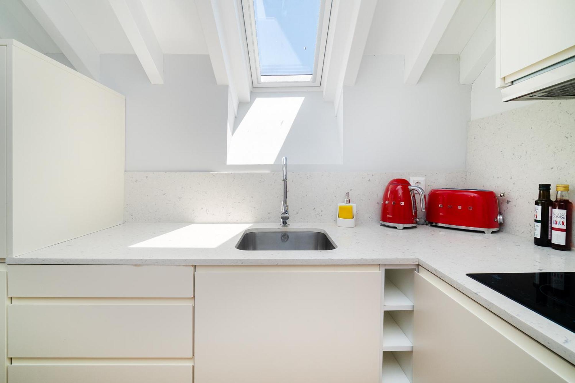 Deluxe One-Bedroom Apartment