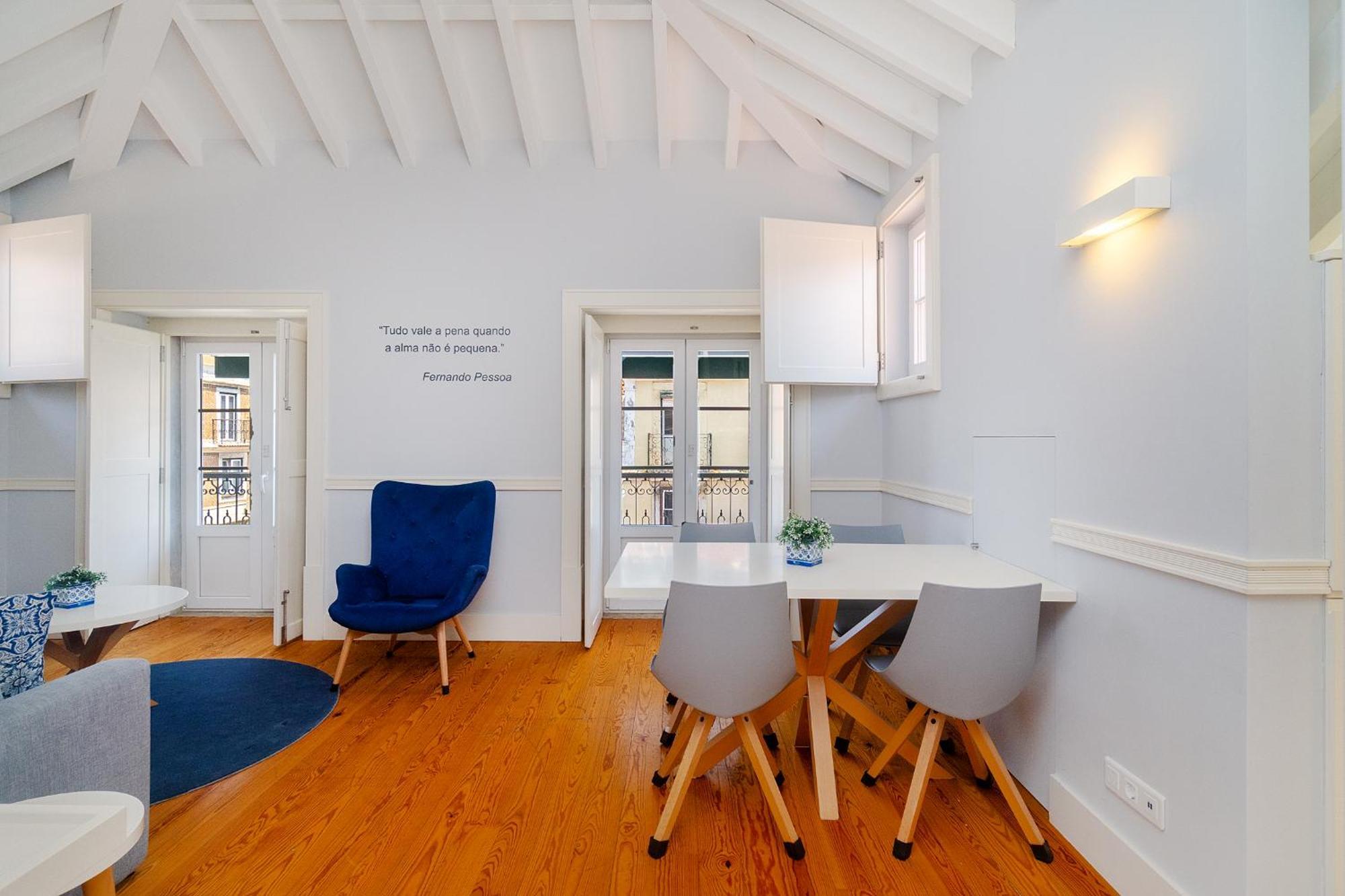 Deluxe One-Bedroom Apartment