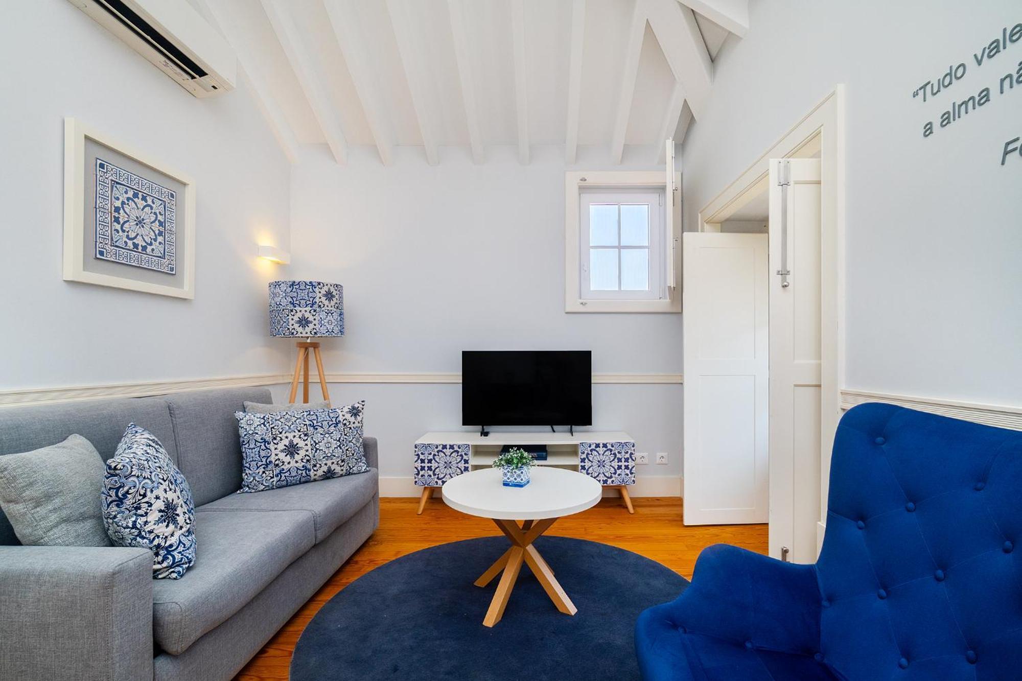 Deluxe One-Bedroom Apartment
