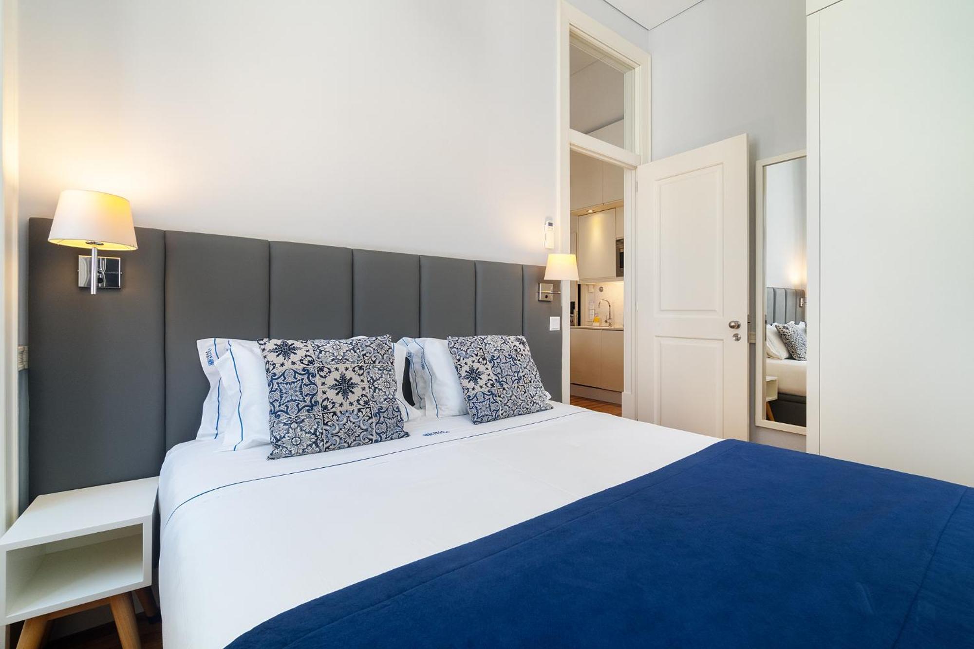 Superior One-Bedroom Apartment