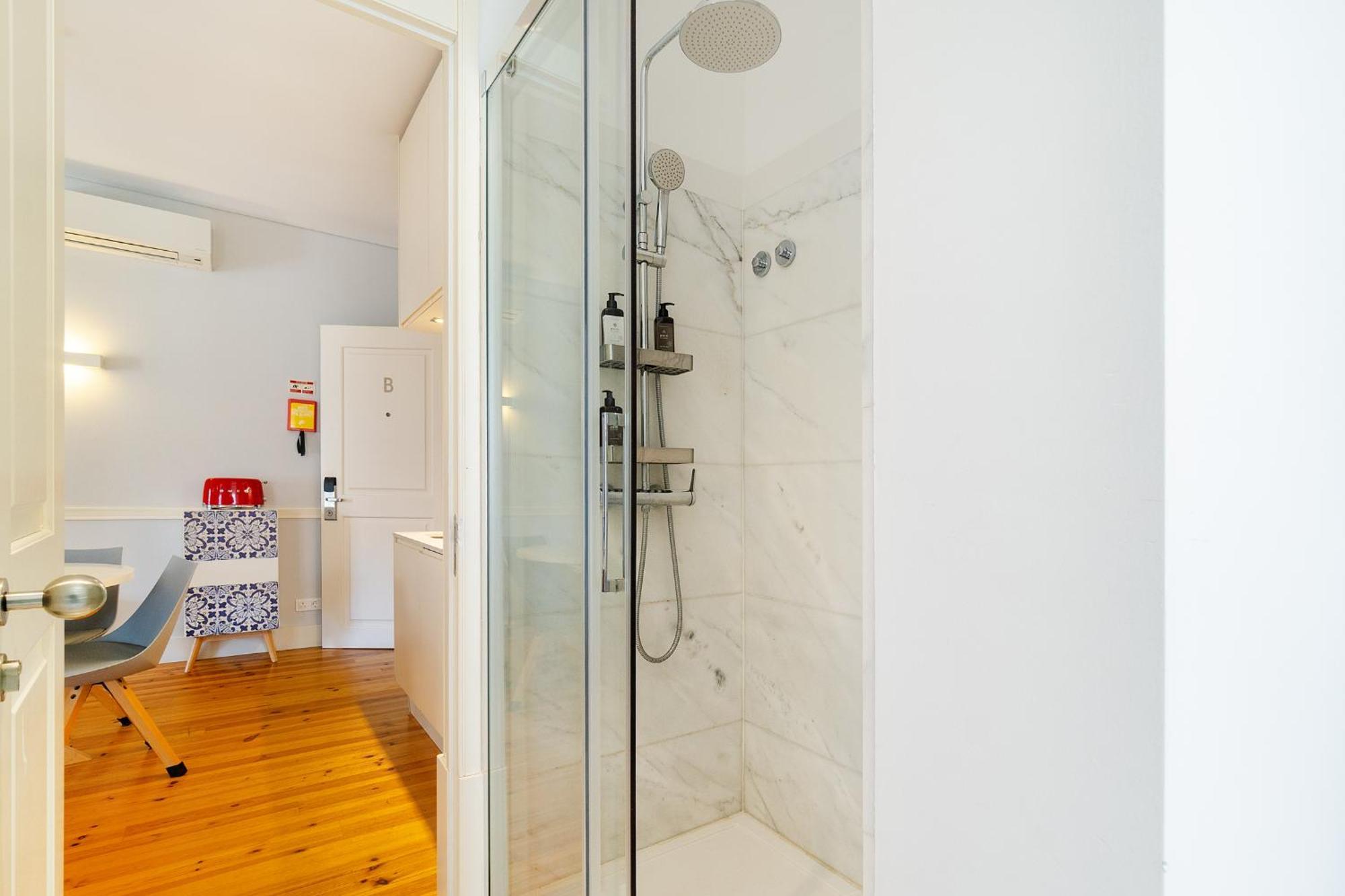 Superior One-Bedroom Apartment
