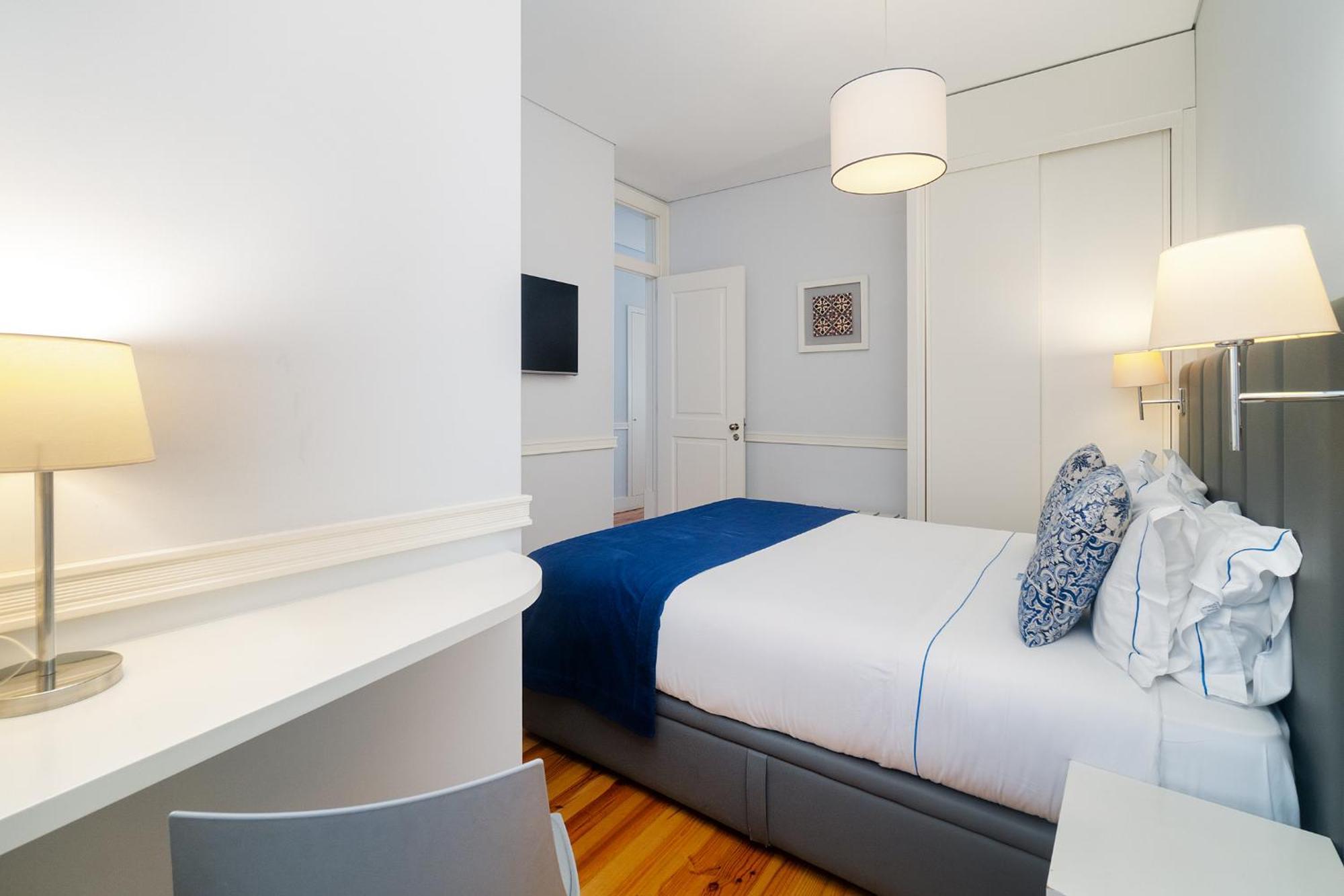 Superior One-Bedroom Apartment