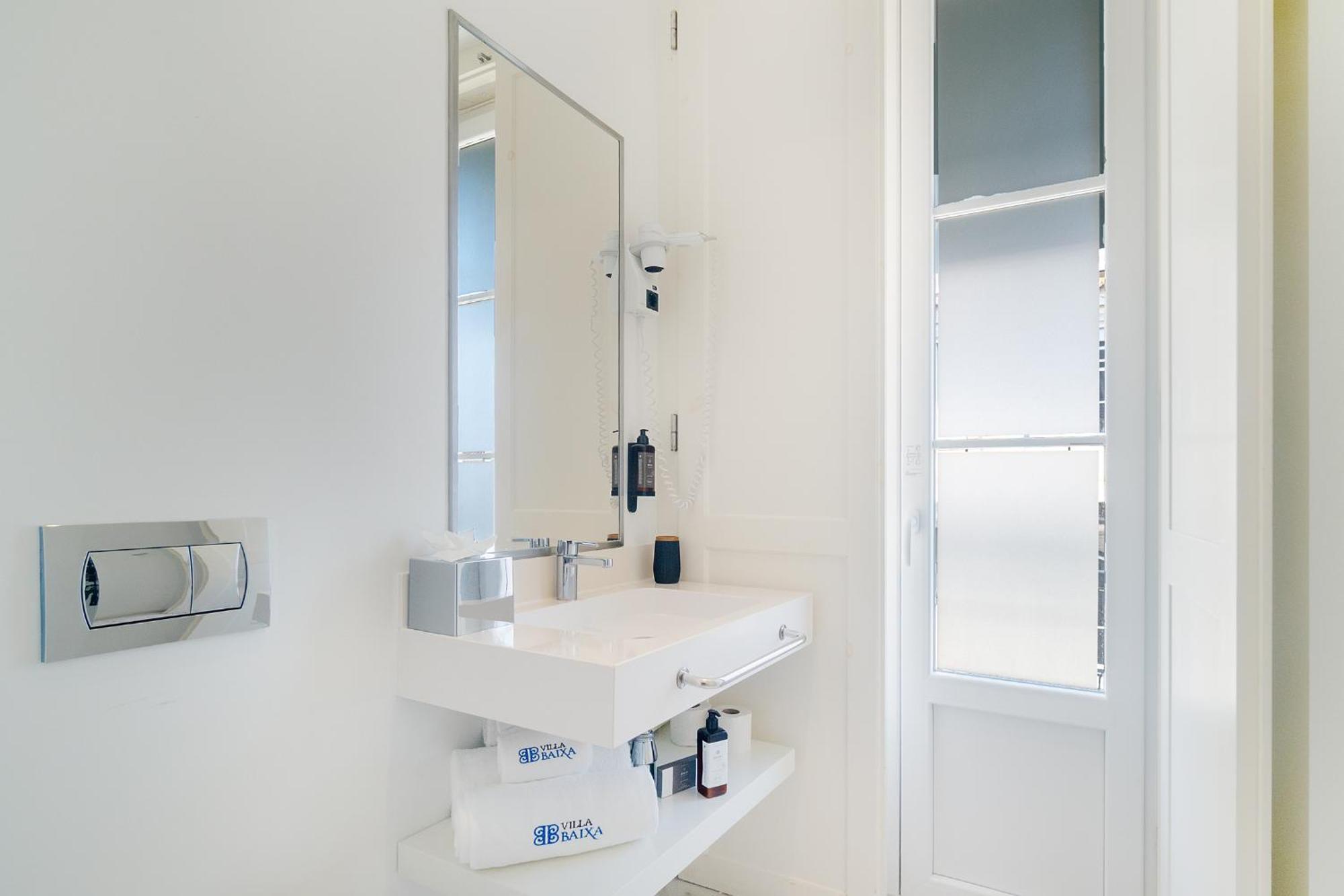 Superior One-Bedroom Apartment