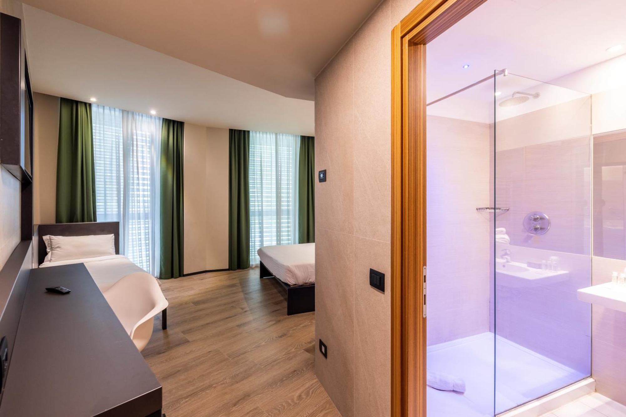 Large Double or Twin Room