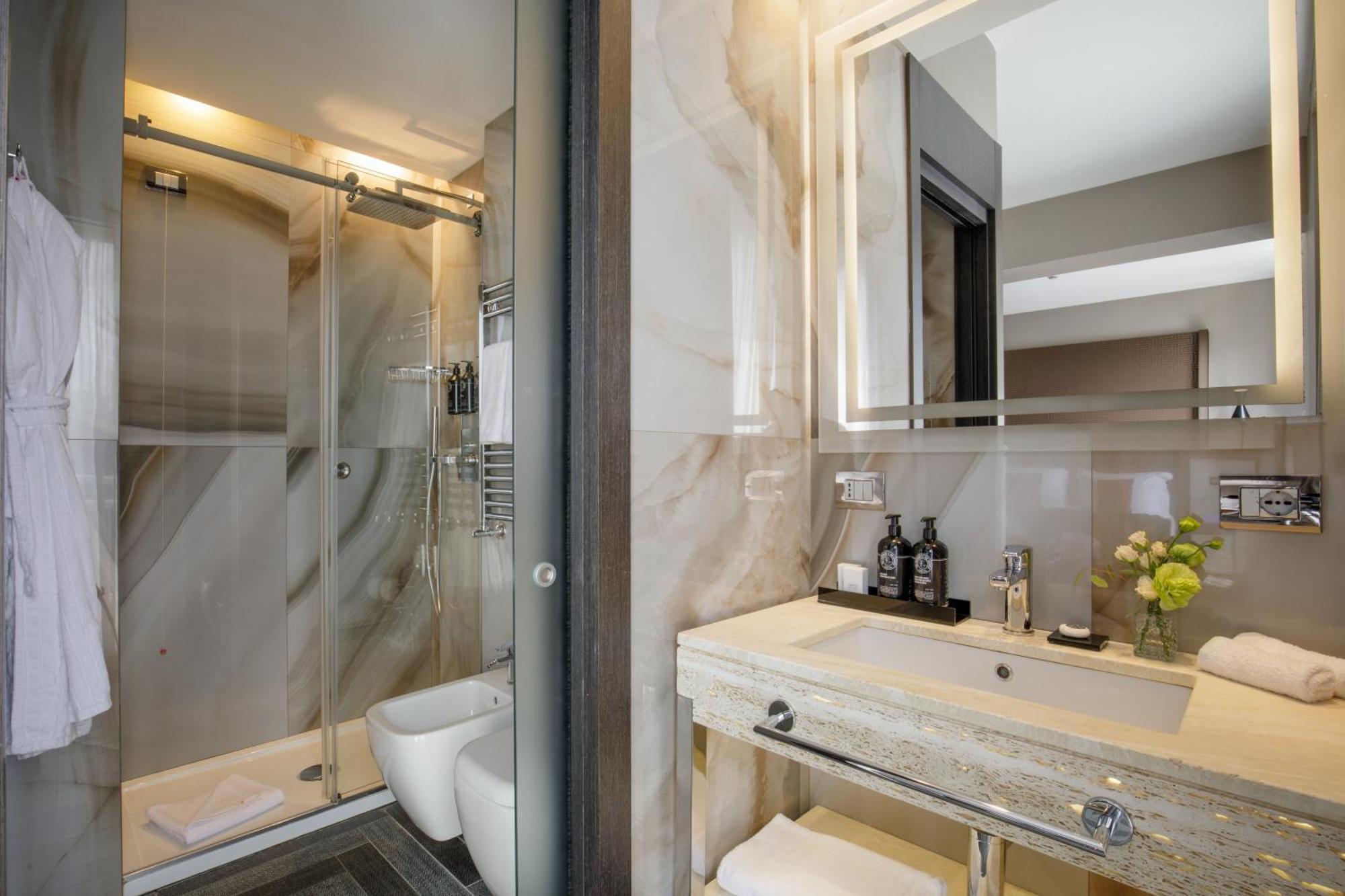 Junior King Suite