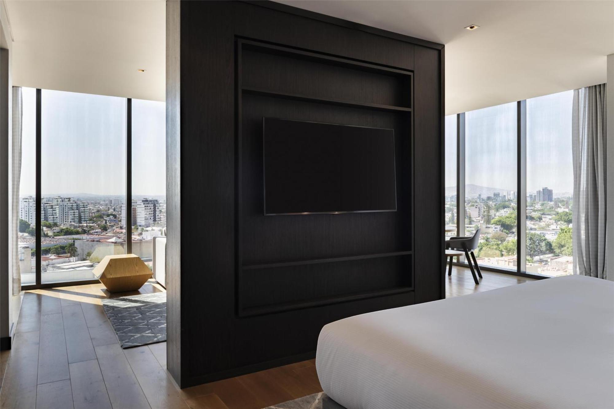 One-Bedroom King Suite