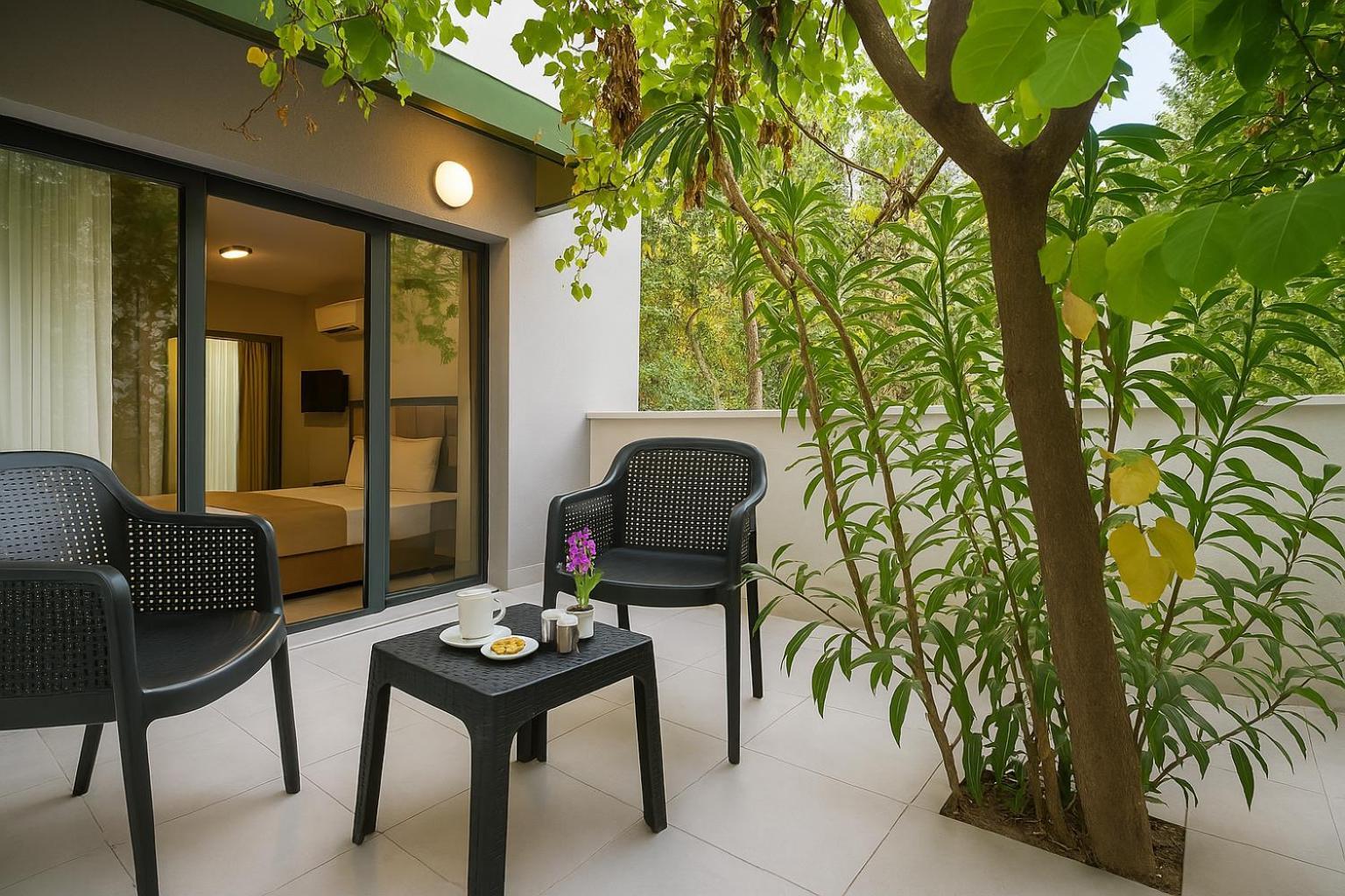 Family Room with Garden View