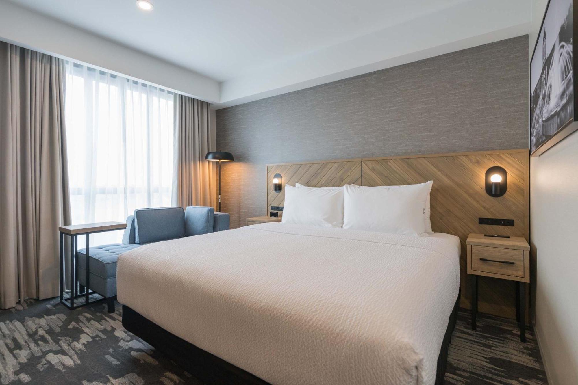 Standard Room, 1 King Bed