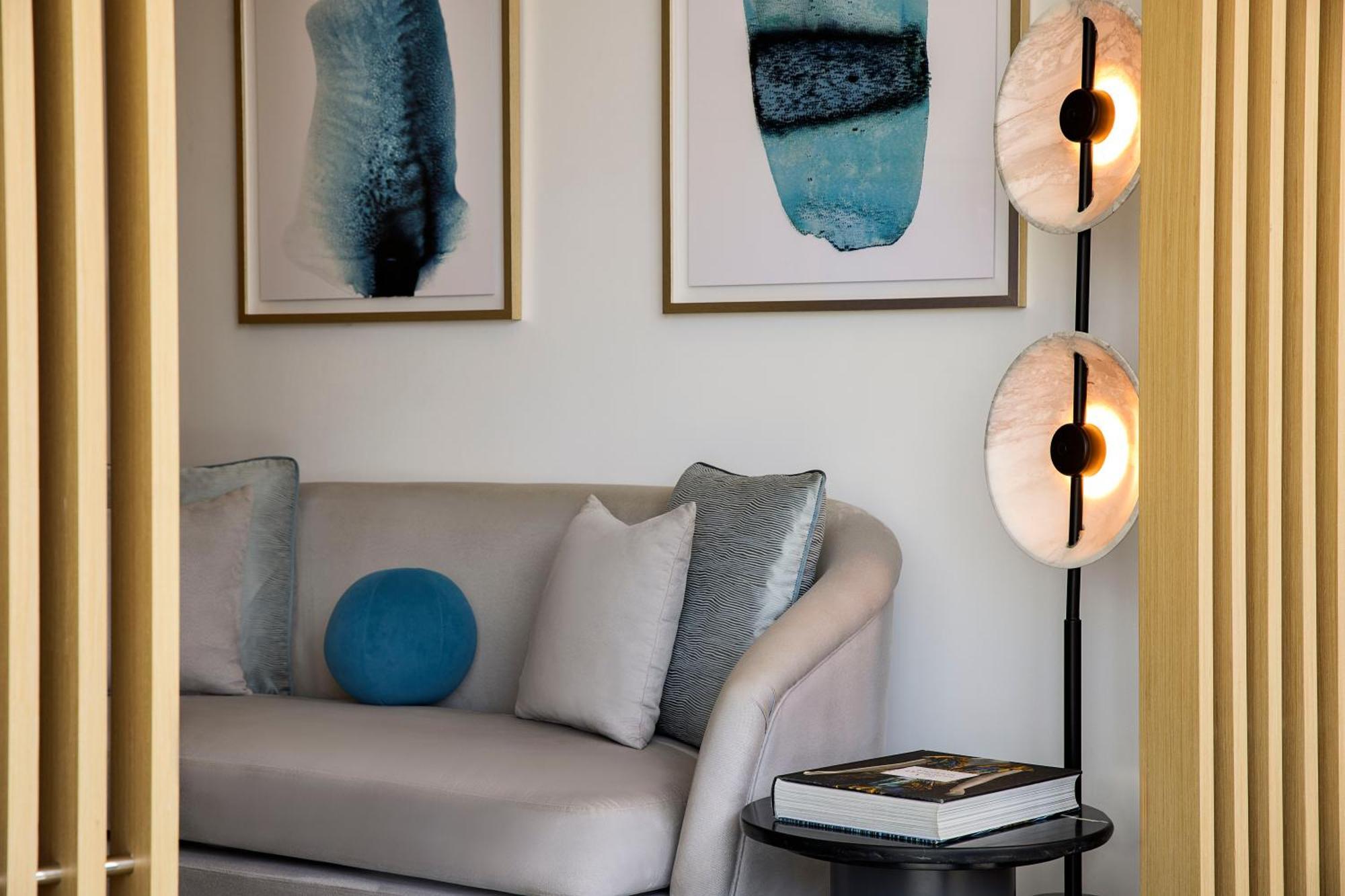 One-Bedroom Suite with Lounge Access and View -High Floor