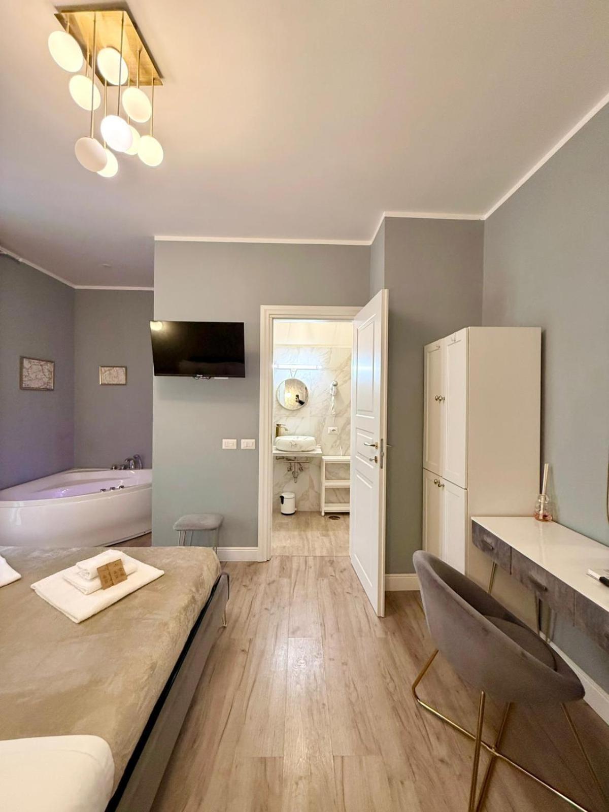 King Room Spa Bath