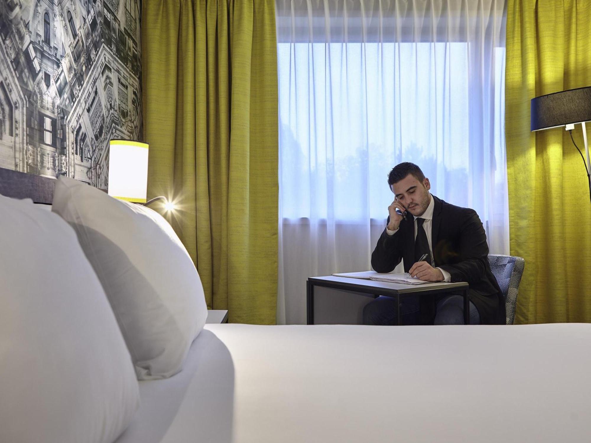 Suite Double Bed Two Single Beds