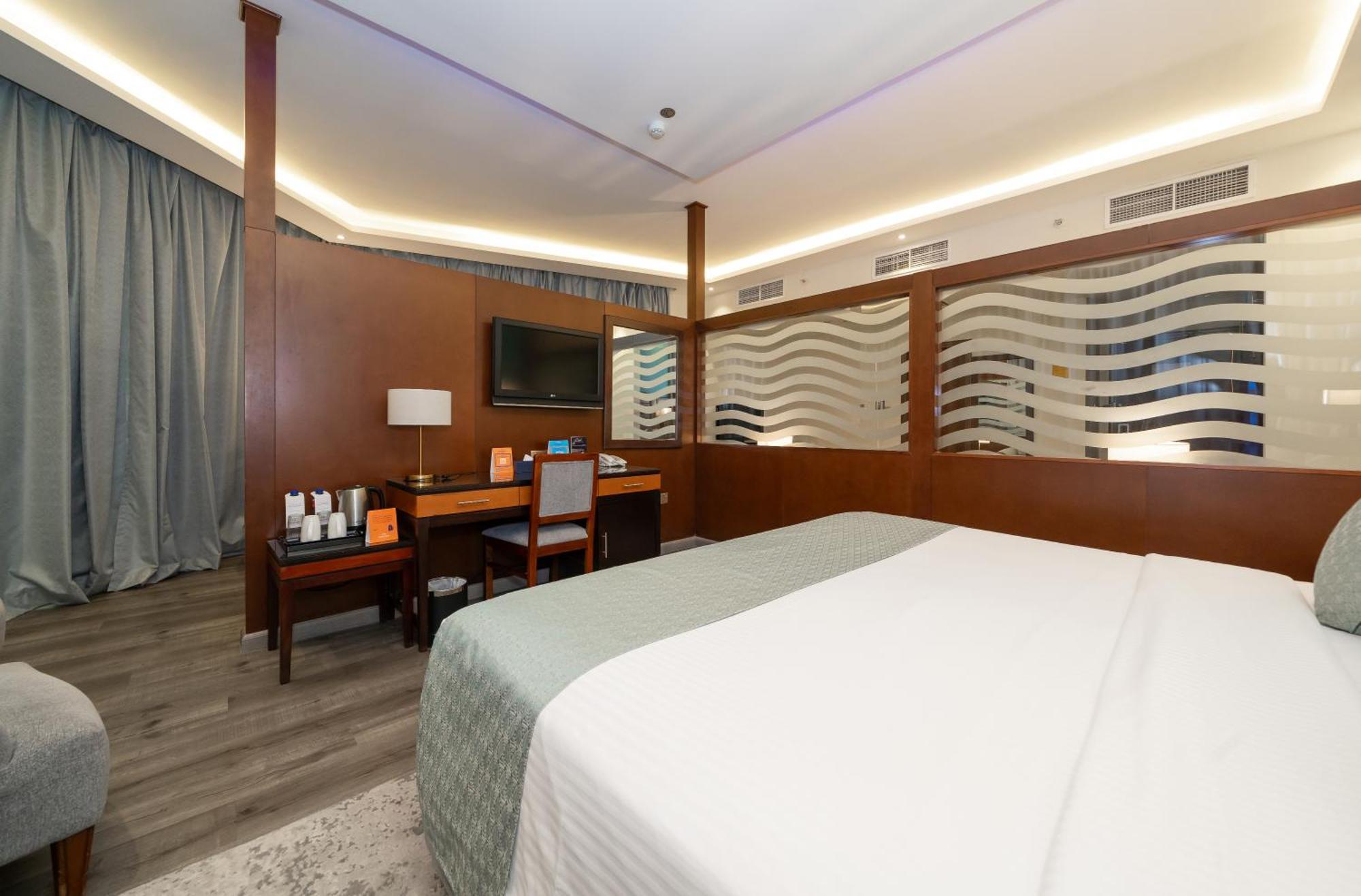 King Suite Non-Smoking