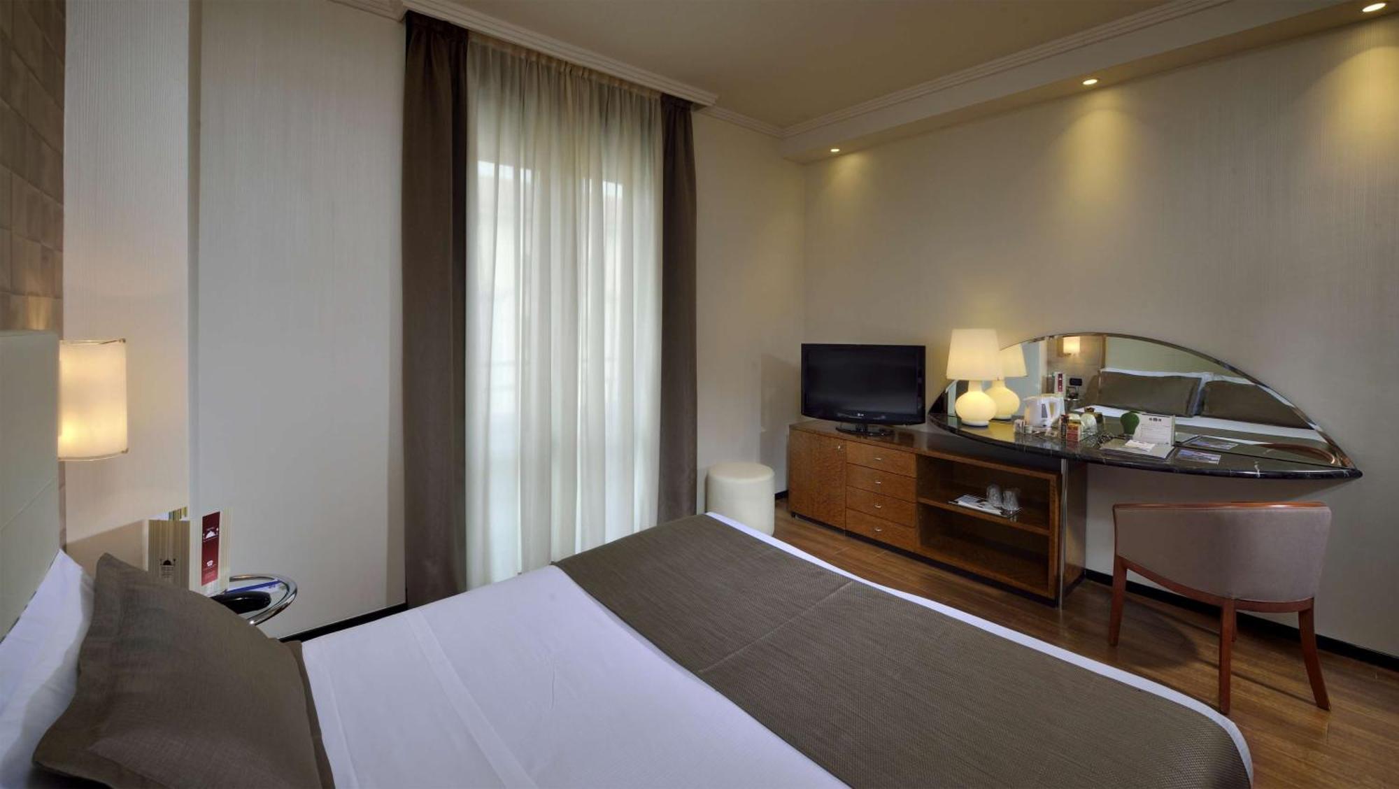 Comfort Queen Room