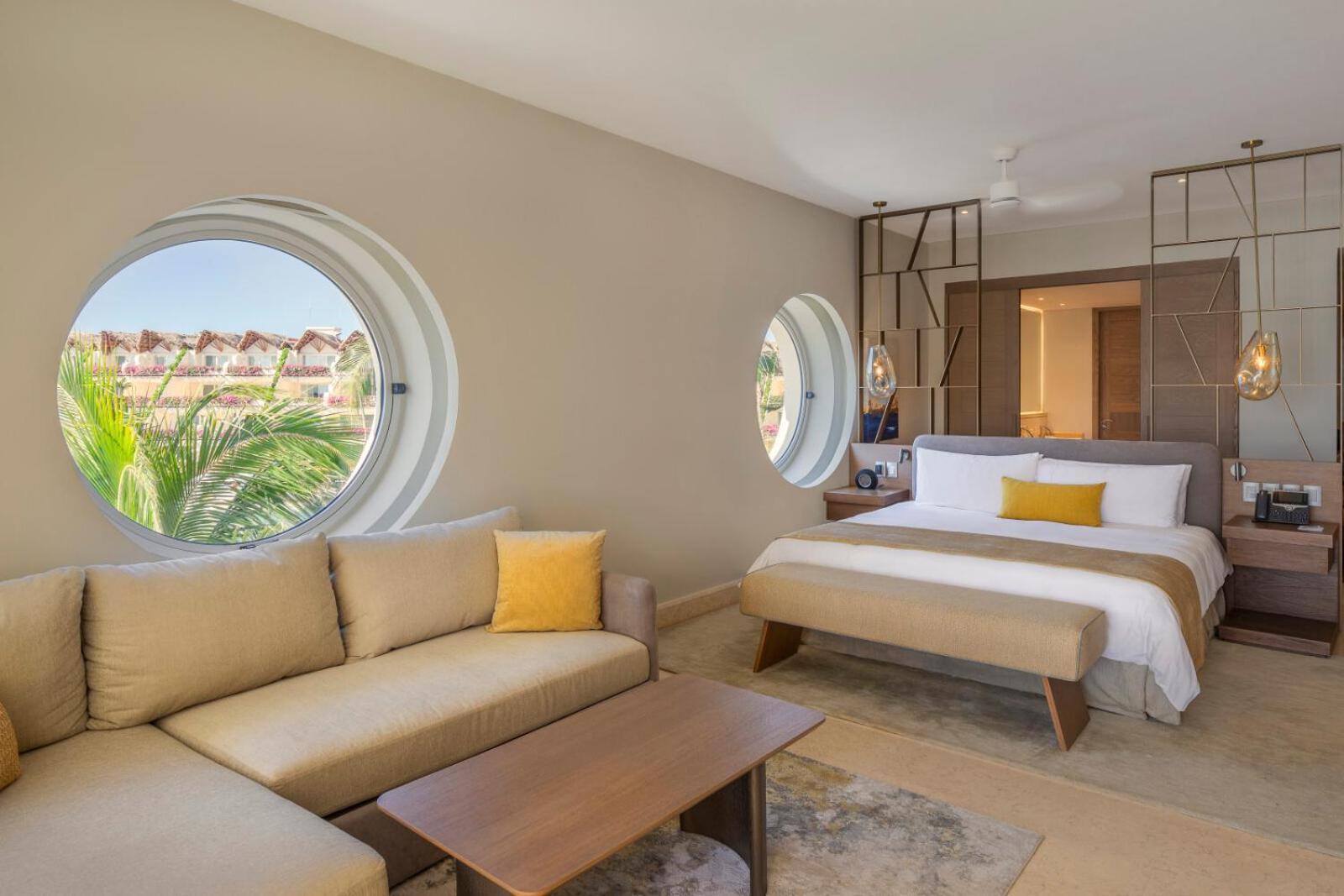 Ambassador Pool Suite Ocean View